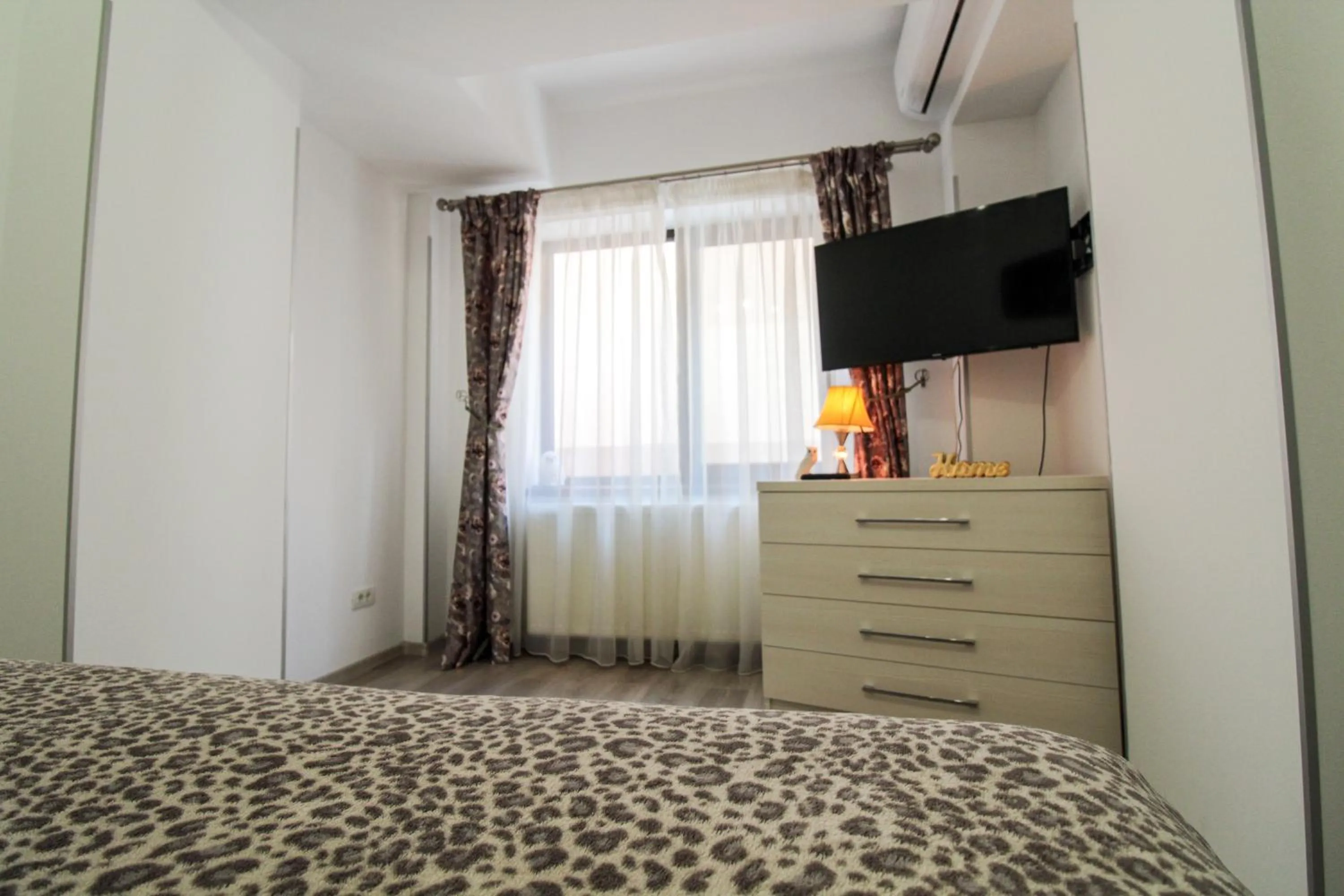 TV and multimedia, Bed in Avenue Parliament Old Town - Avenue Hotels