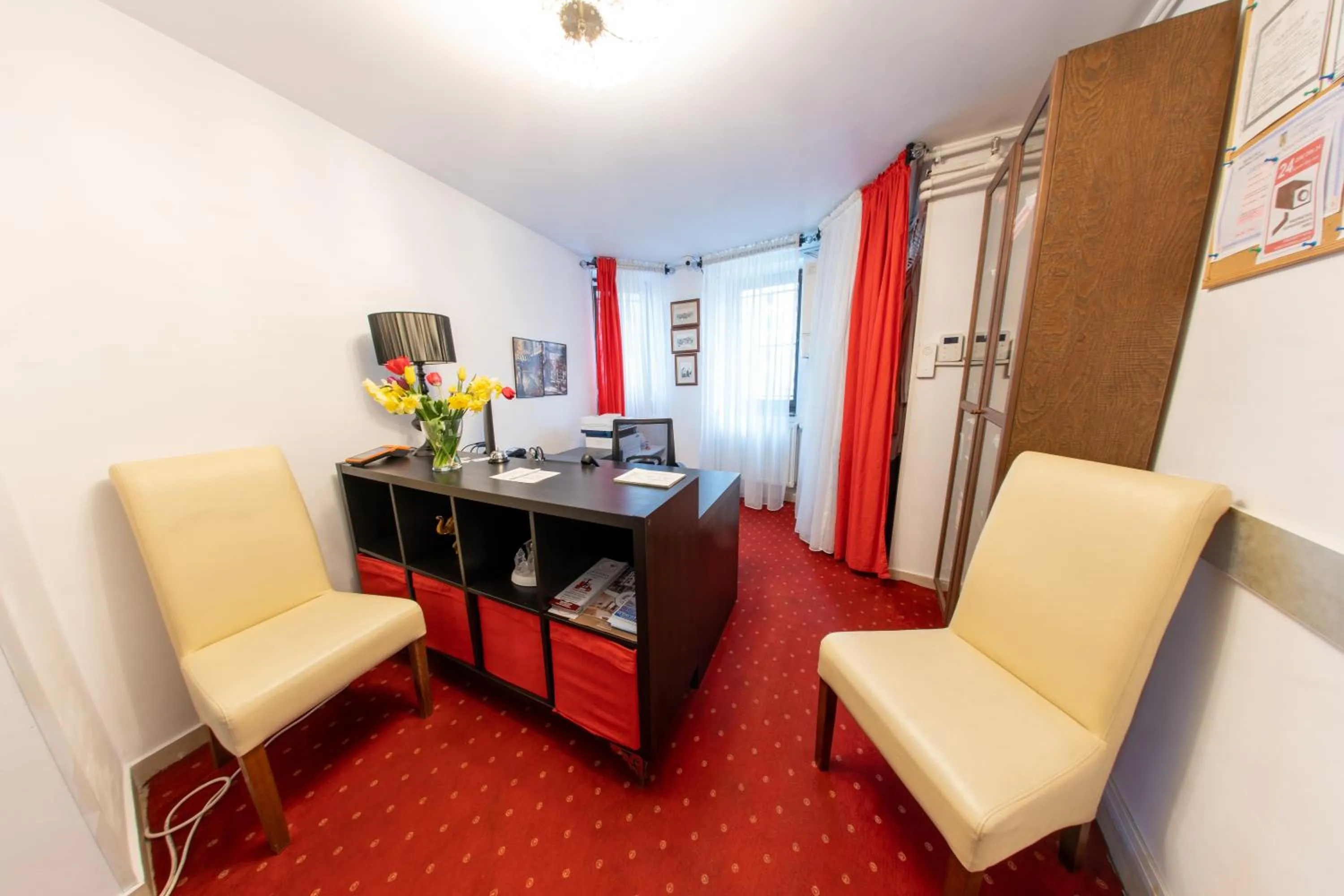 Property building in Avenue Parliament Old Town - Avenue Hotels