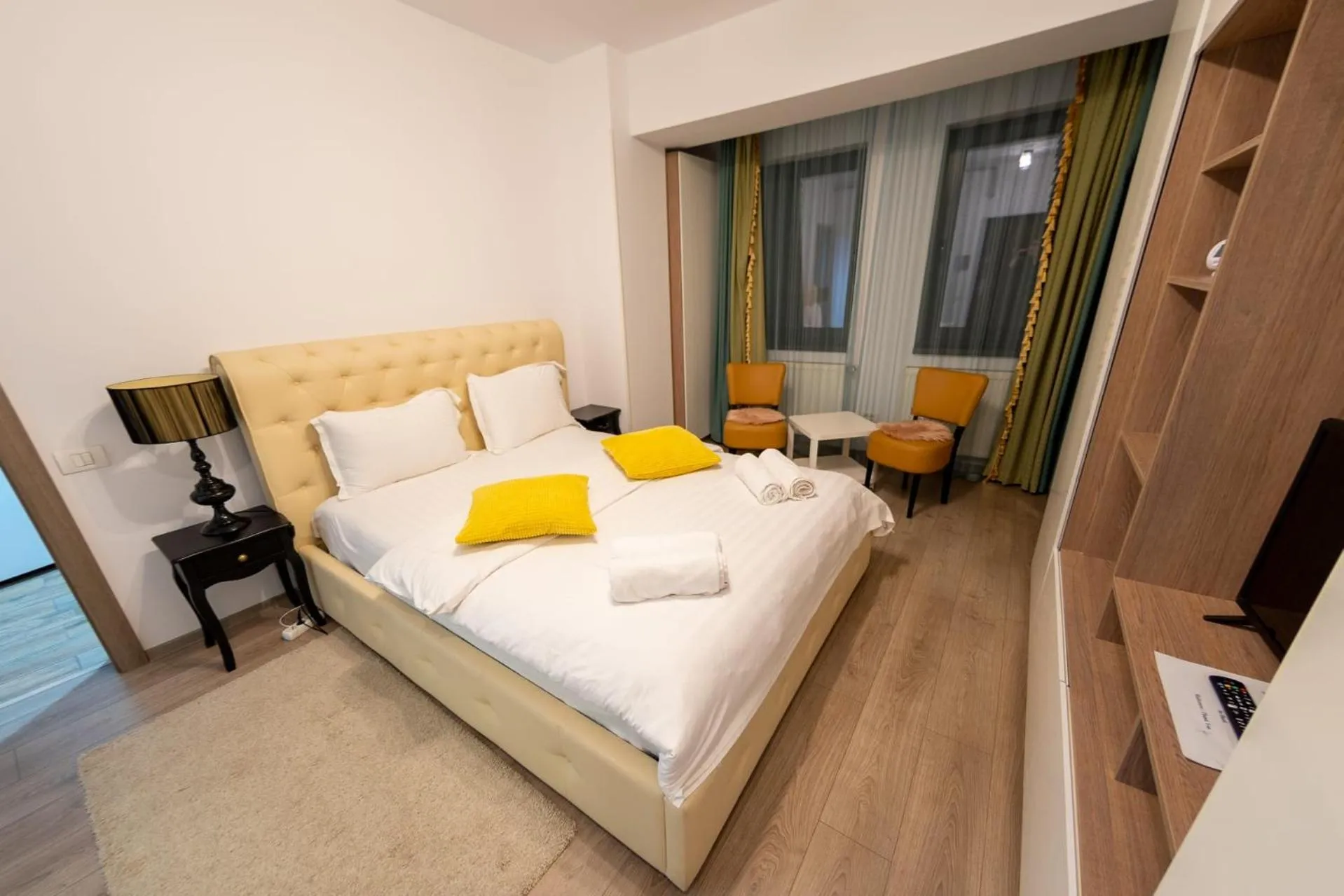 Bedroom, Bed in Avenue Parliament Old Town - Avenue Hotels