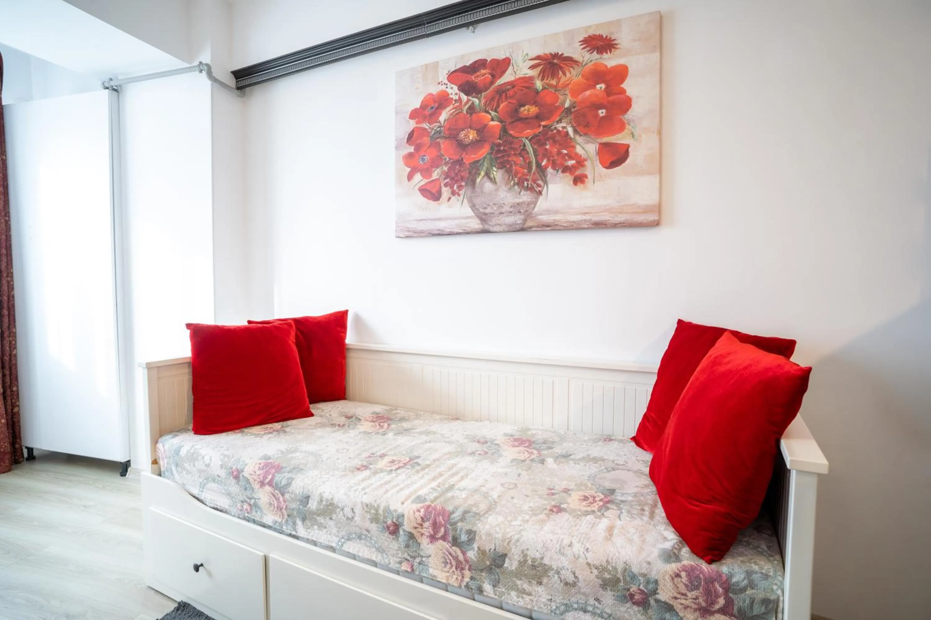 Photo of the whole room, Bed in Avenue Parliament Old Town - Avenue Hotels