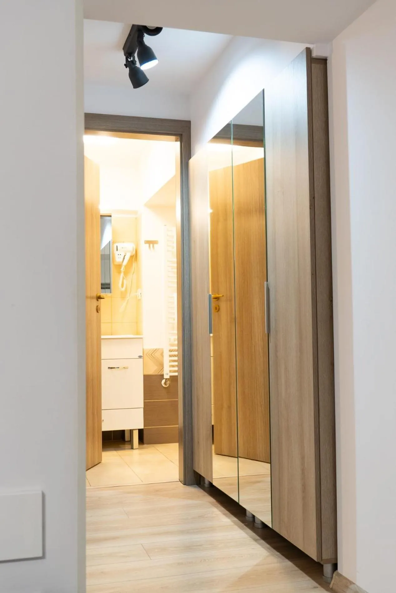 Bathroom in Avenue Parliament Old Town - Avenue Hotels