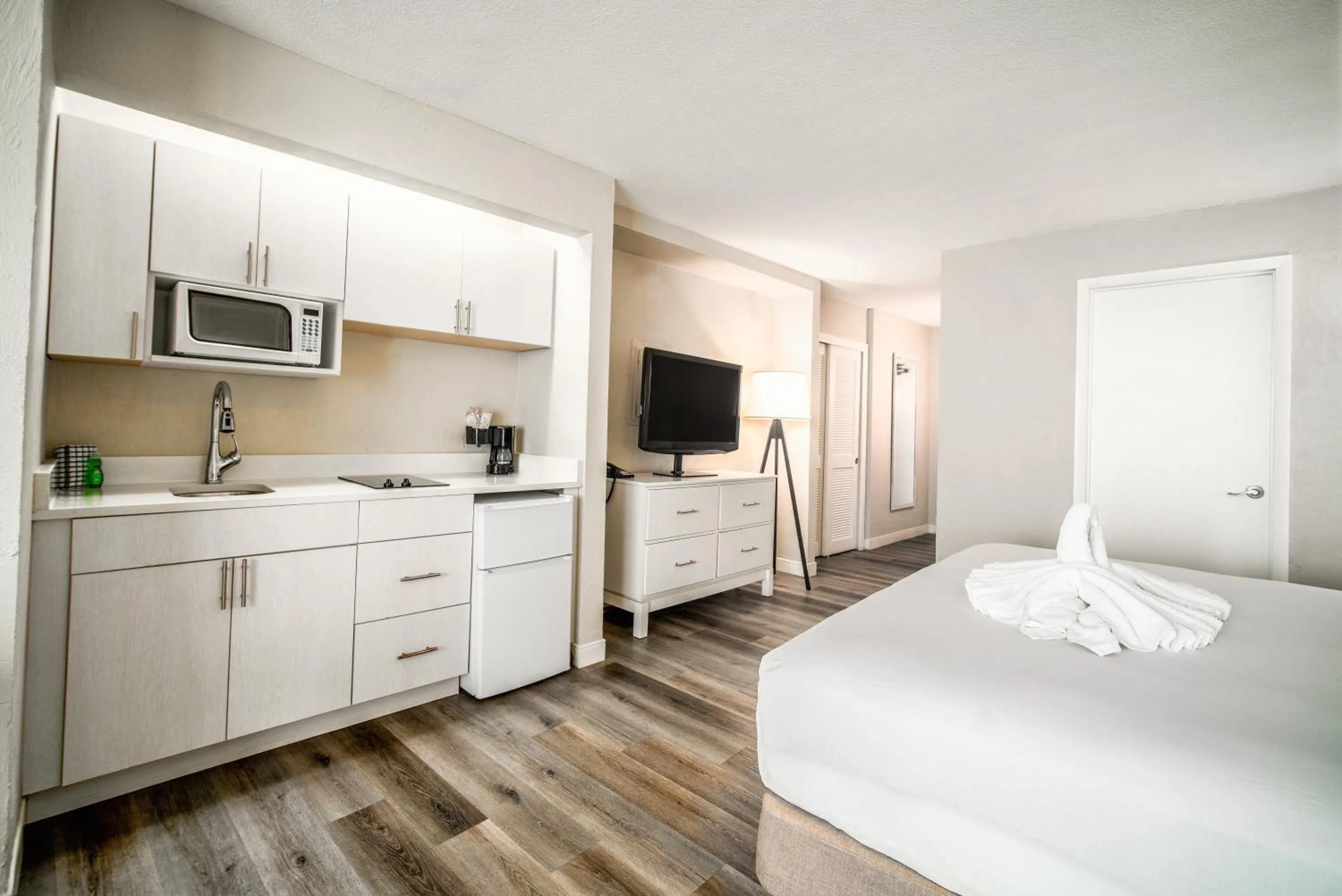 Bed in Perry's Ocean-Edge Resort