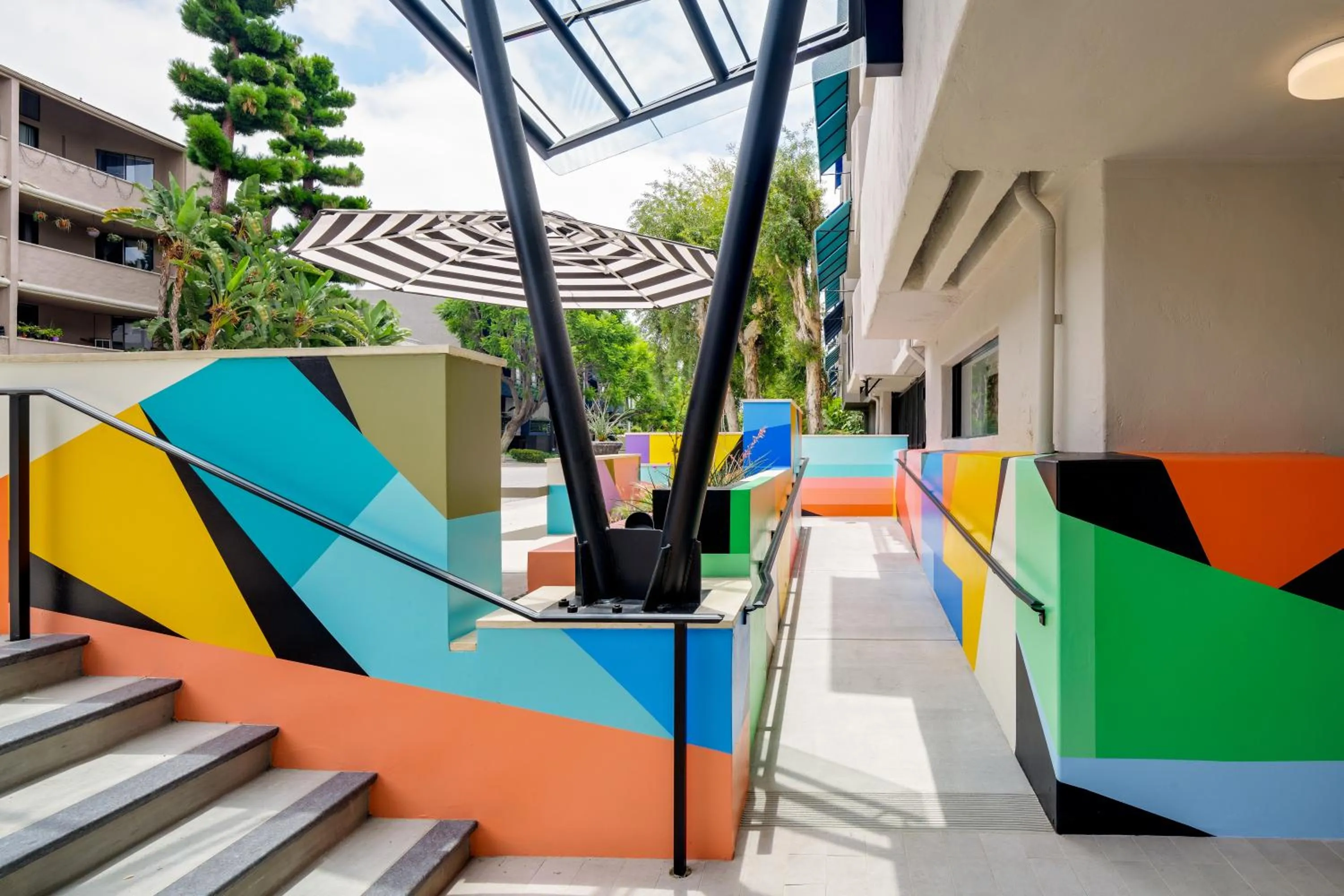 Property building in Le Parc at Melrose