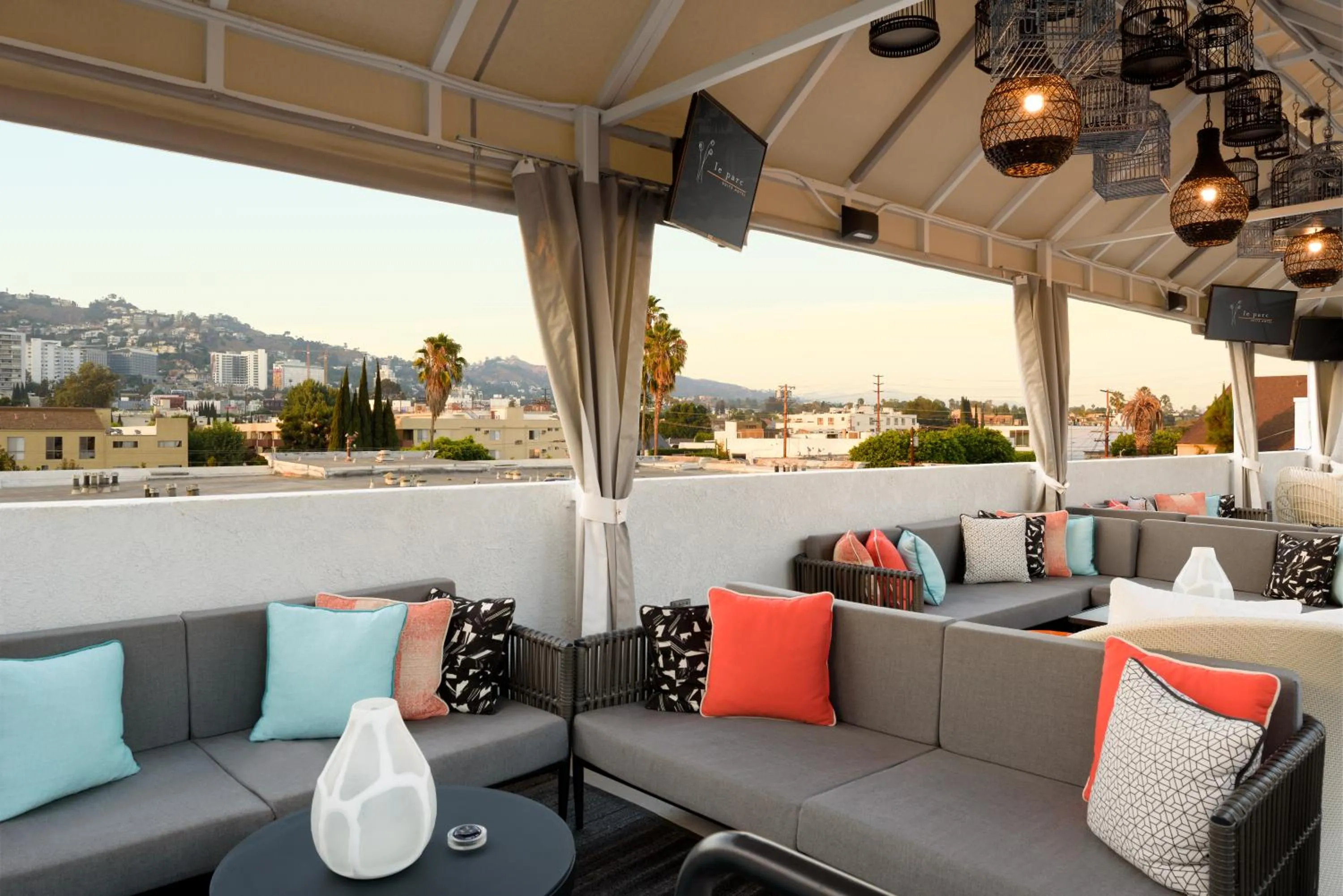 Patio in Le Parc at Melrose