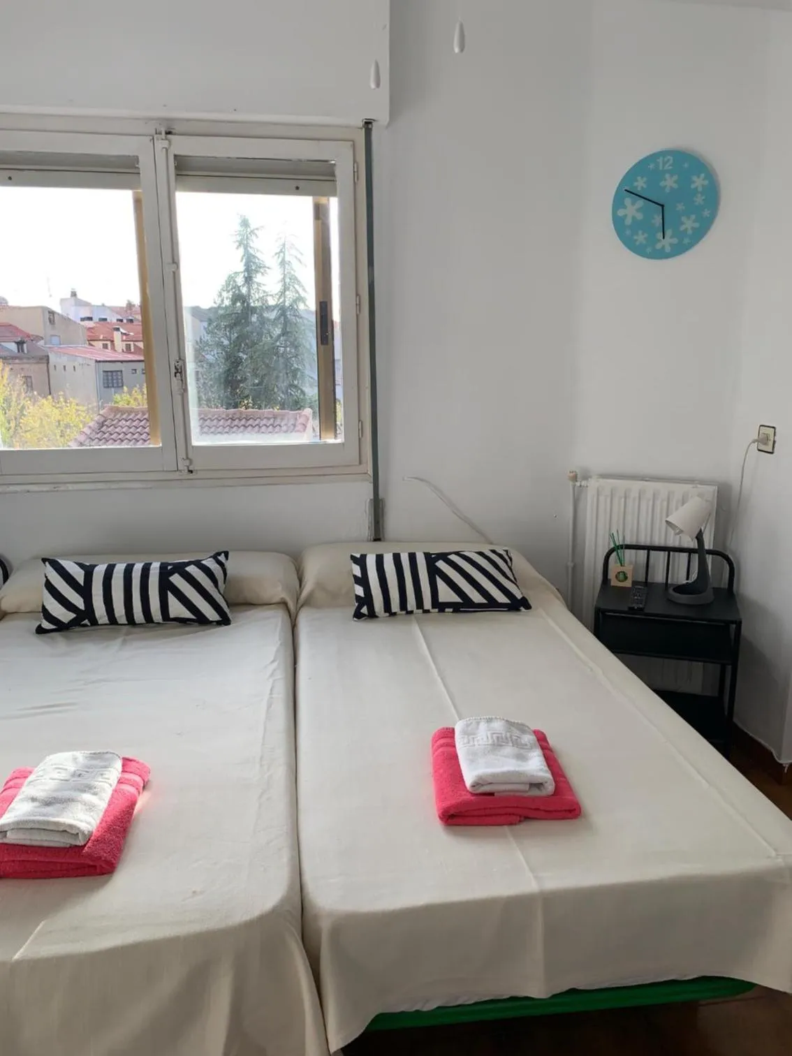 Bed in Hotel y Restaurante Puerta de Aranda