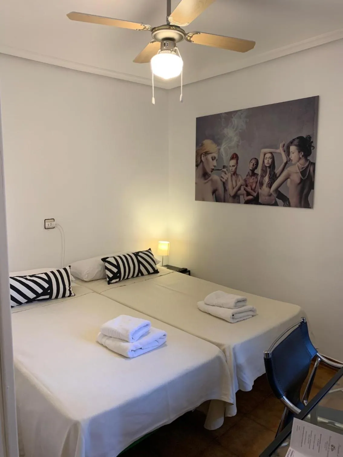 Bed in Hotel y Restaurante Puerta de Aranda