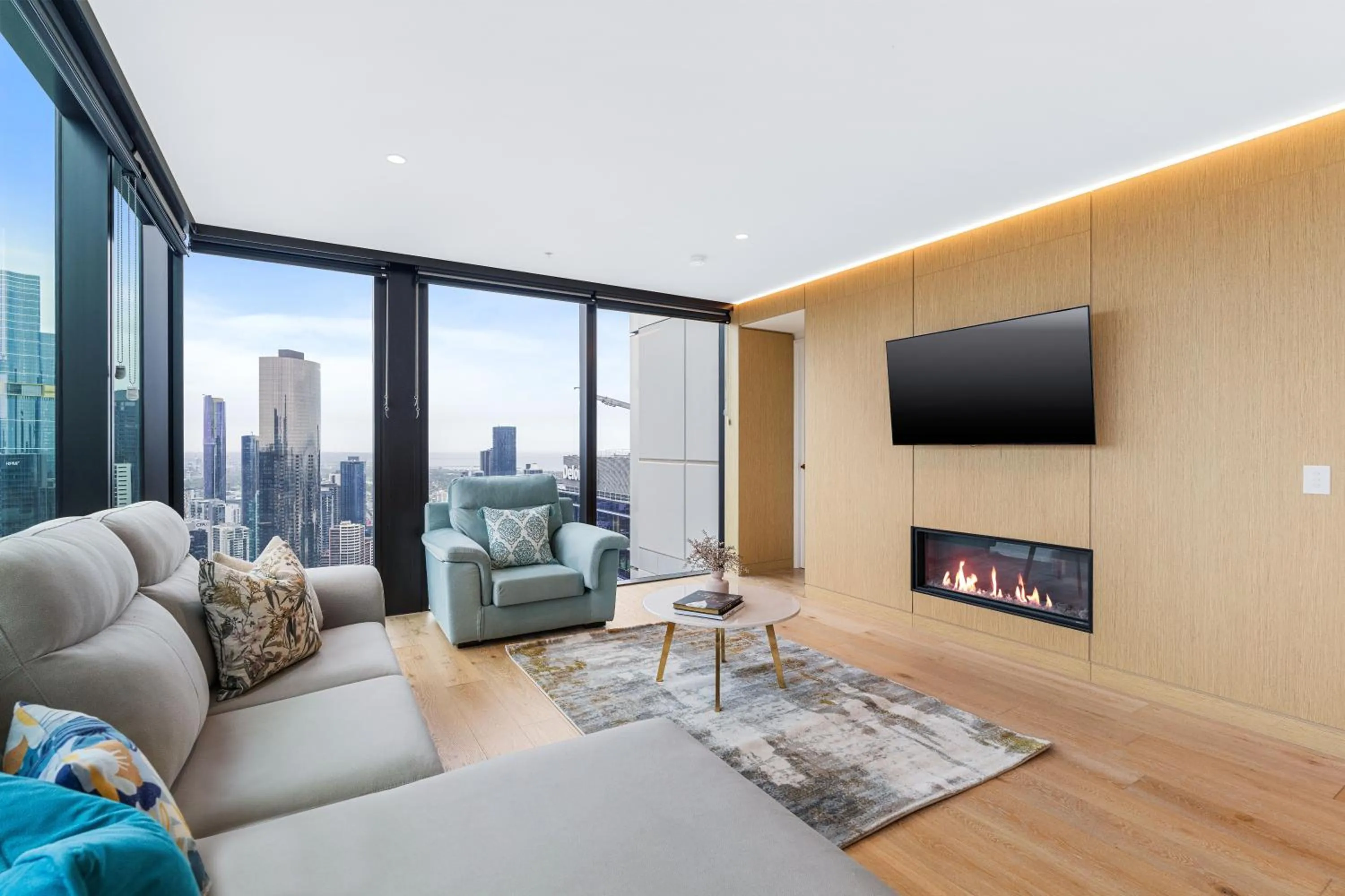 TV and multimedia in Collins House Apartments by CLLIX