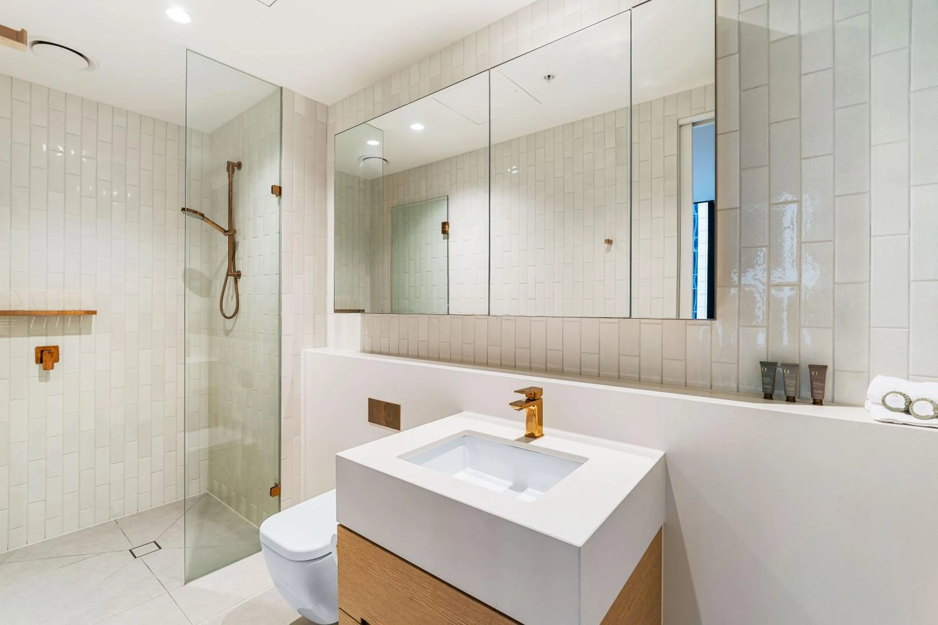 Shower in Collins House Apartments by CLLIX