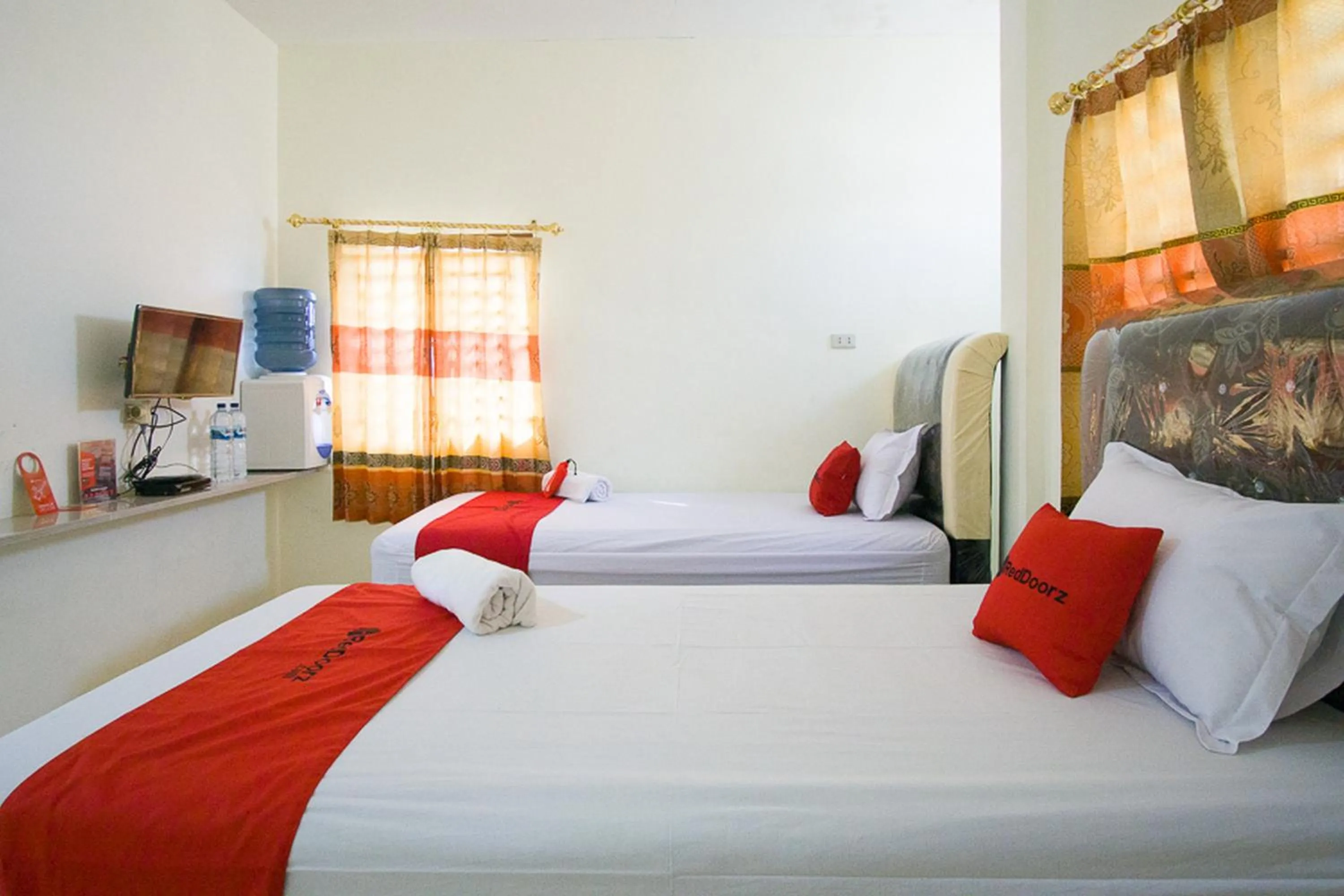 Bedroom, Bed in RedDoorz @ Pematangsiantar 2