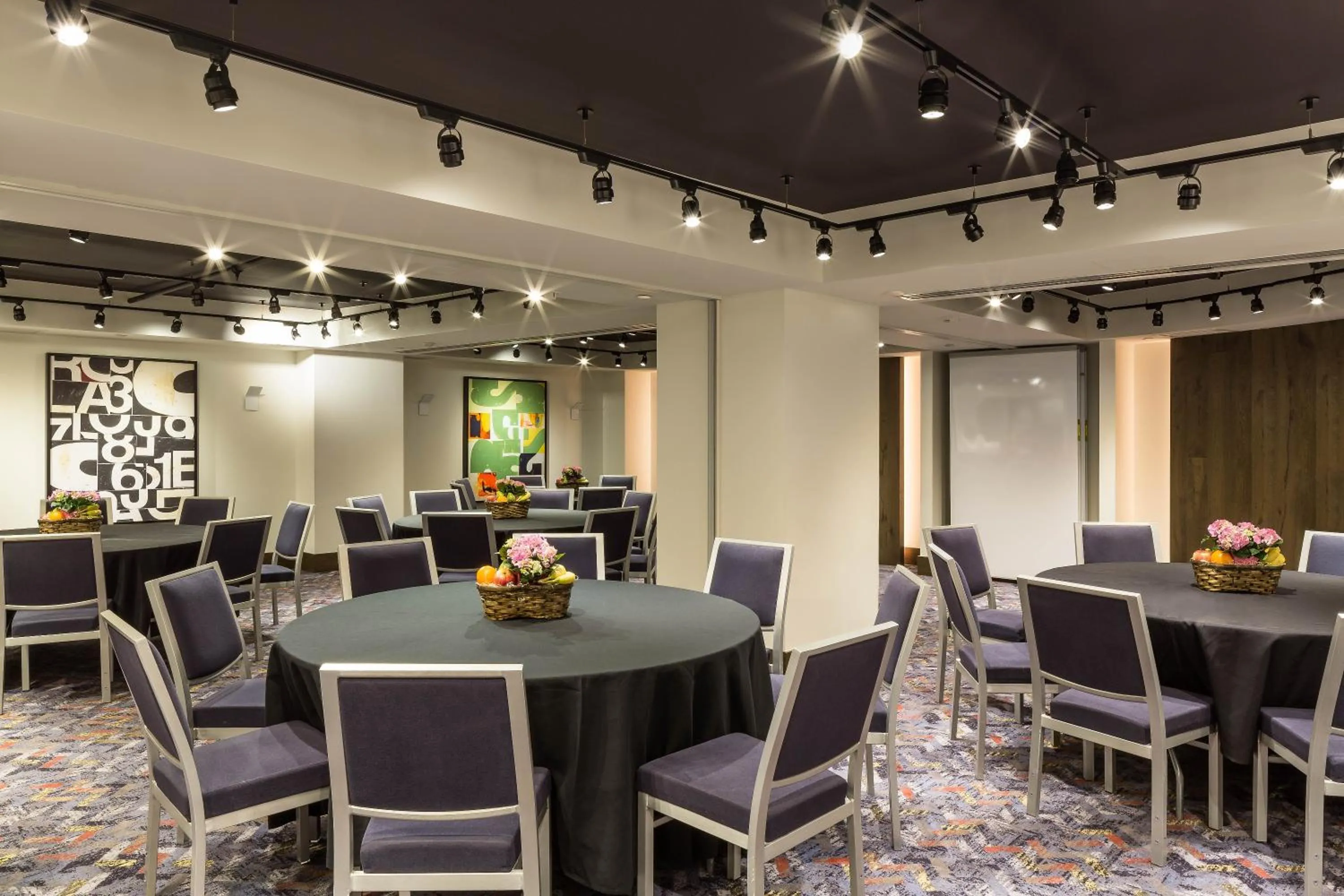Business facilities in The Windsor Suites