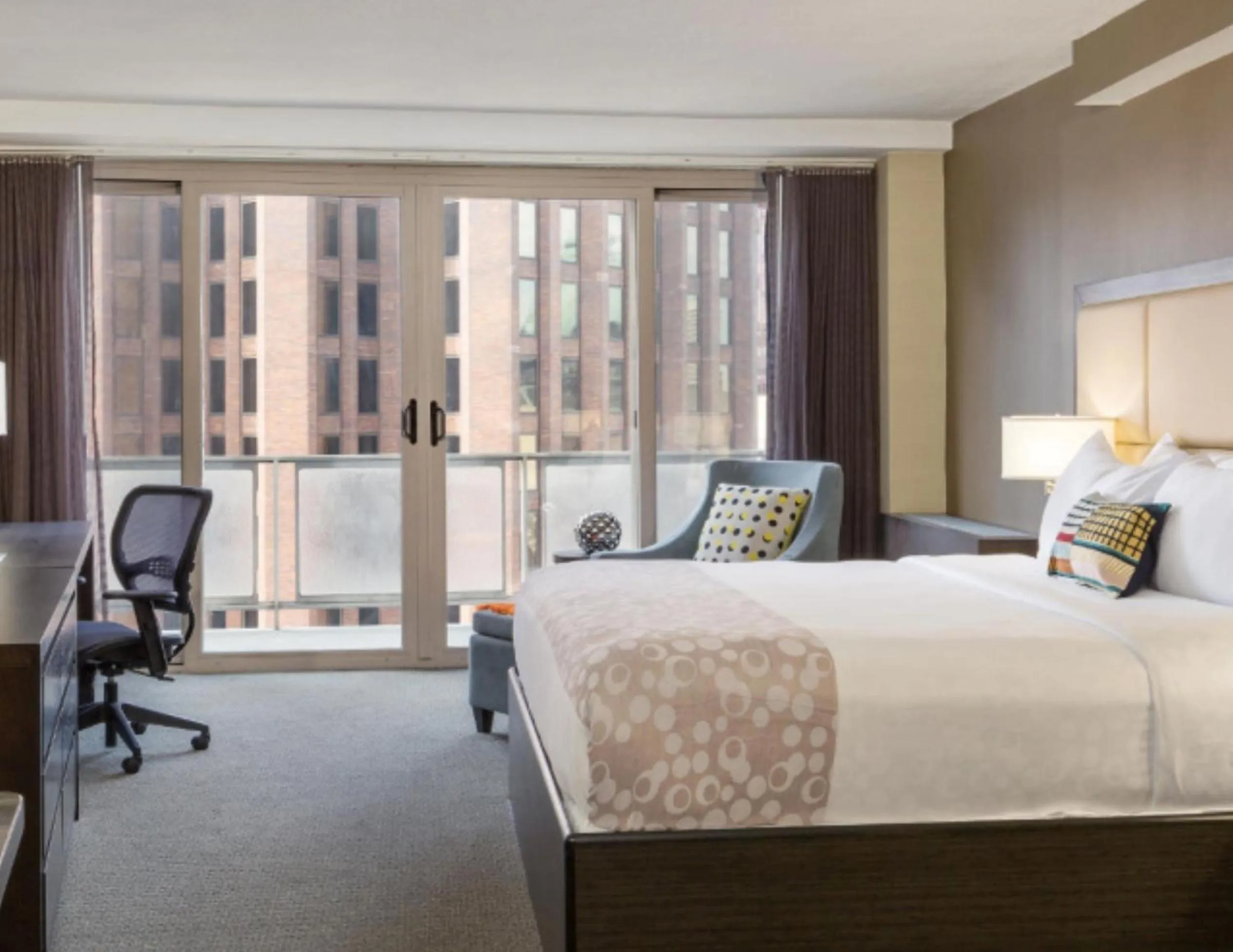 Bedroom, Bed in The Windsor Suites