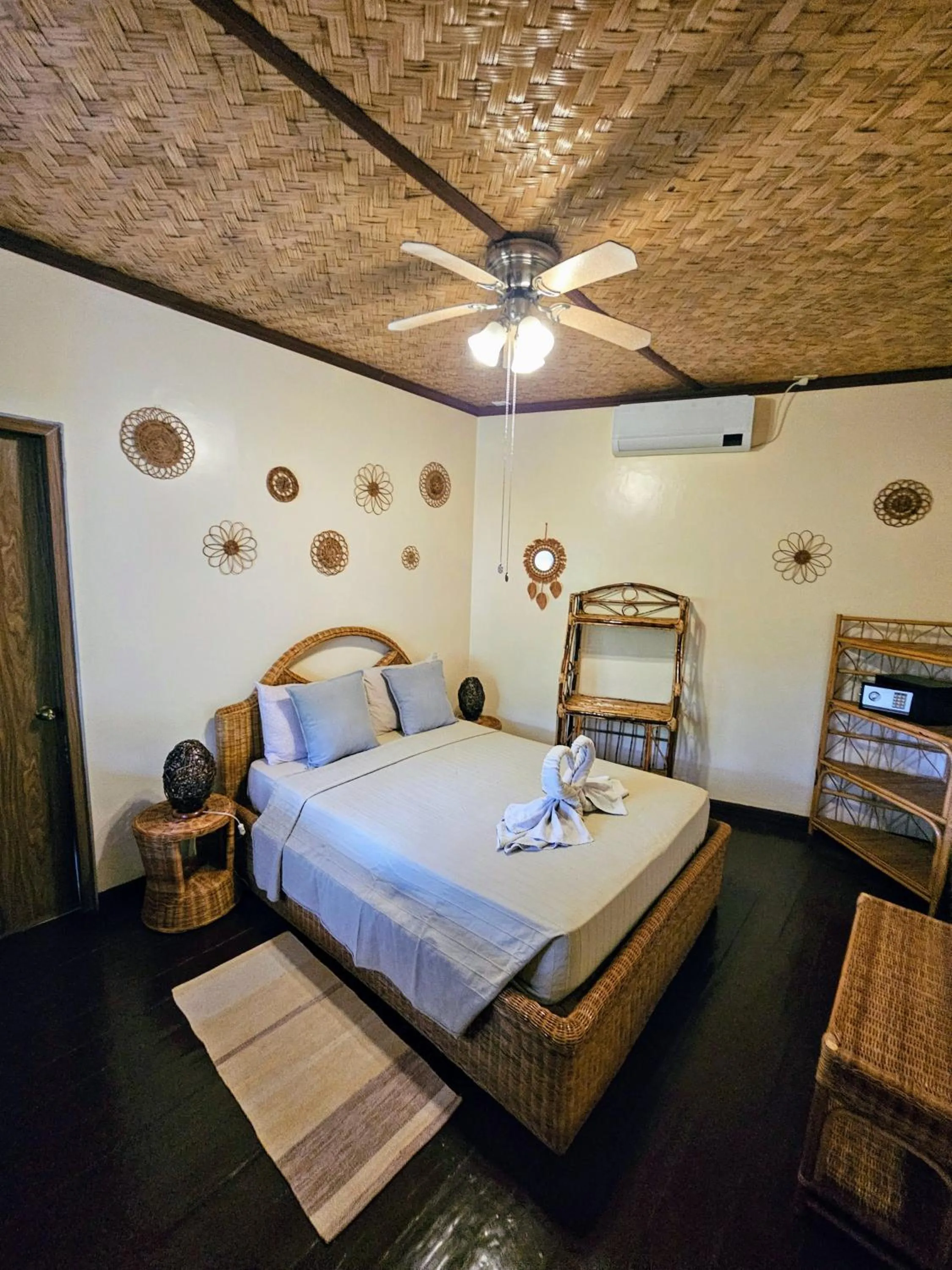 Bedroom, Bed in Angel Nido Resort