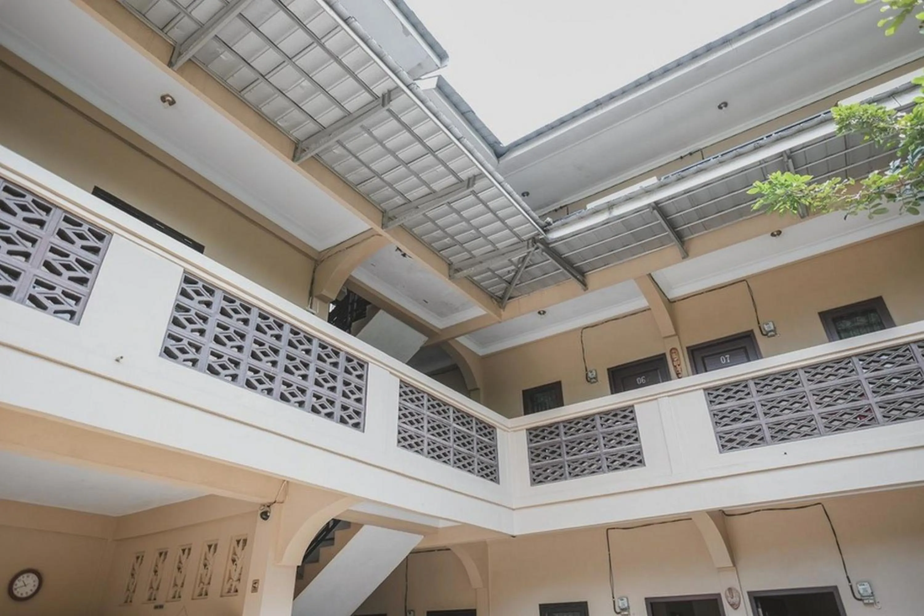 Balcony/Terrace in RedDoorz Syariah near Jamtos Jambi 2