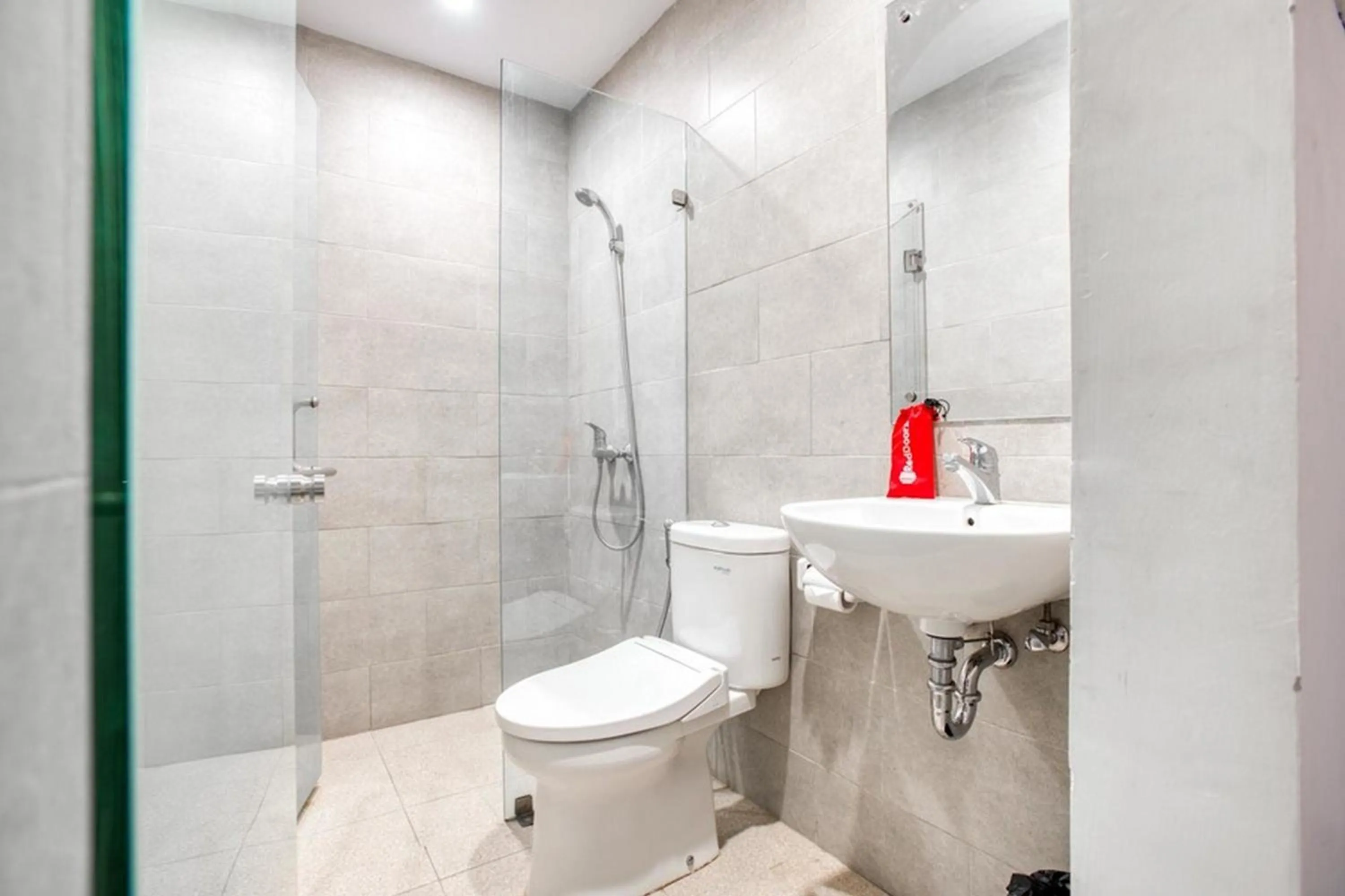 Bathroom in Puri Maju Hotel