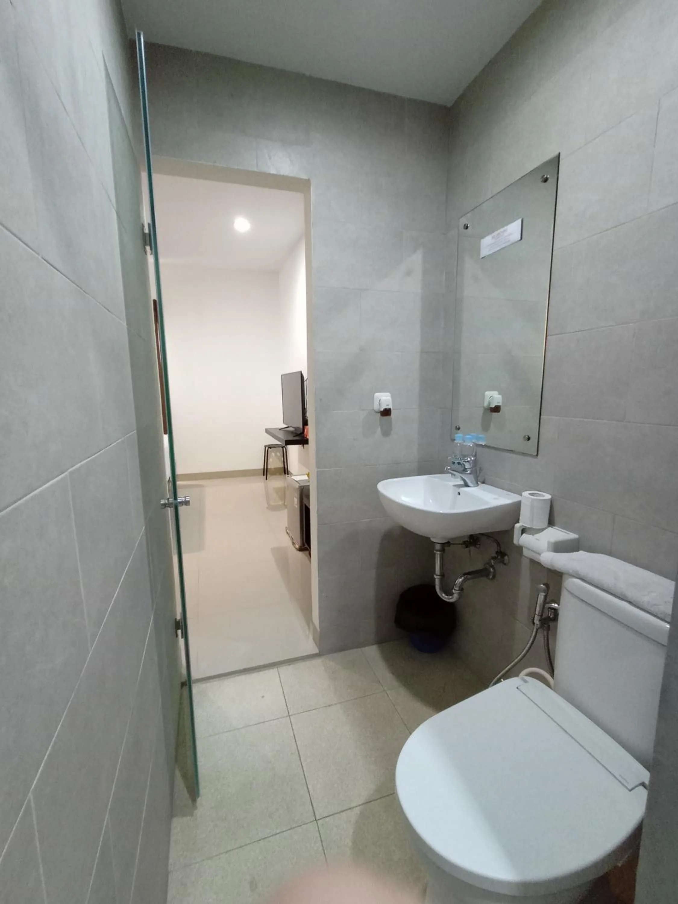Bathroom in Puri Maju Hotel