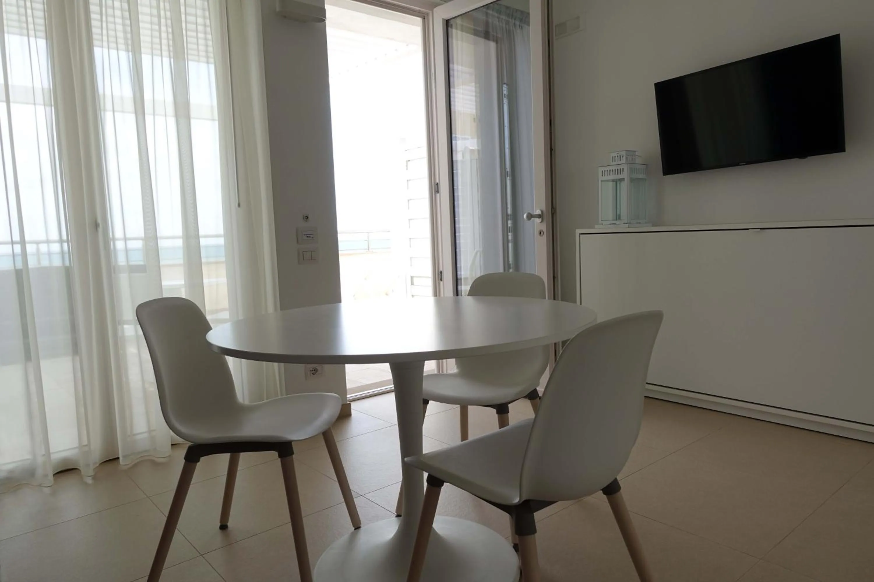 TV and multimedia in Hotel e Residence Il Faro Acciaroli