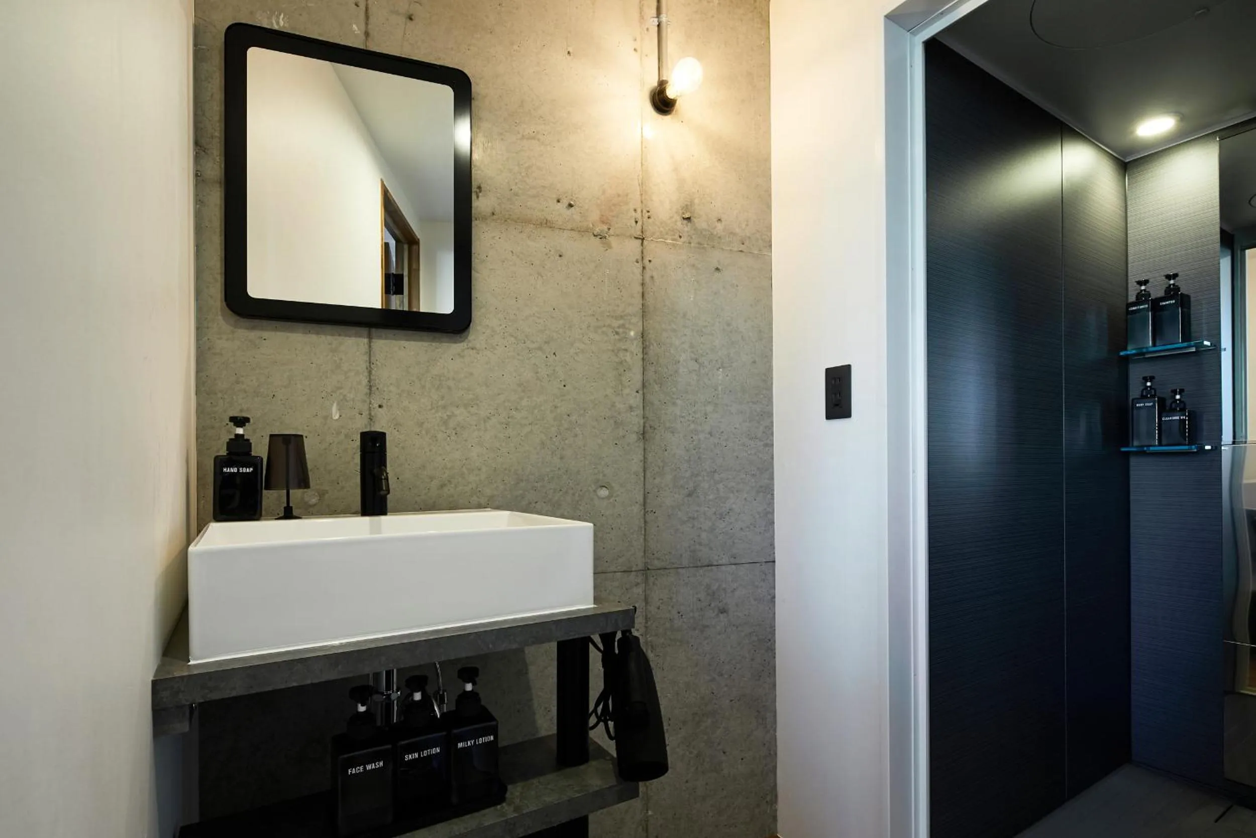 Bathroom in mizuka Nakasu 5 - unmanned hotel -