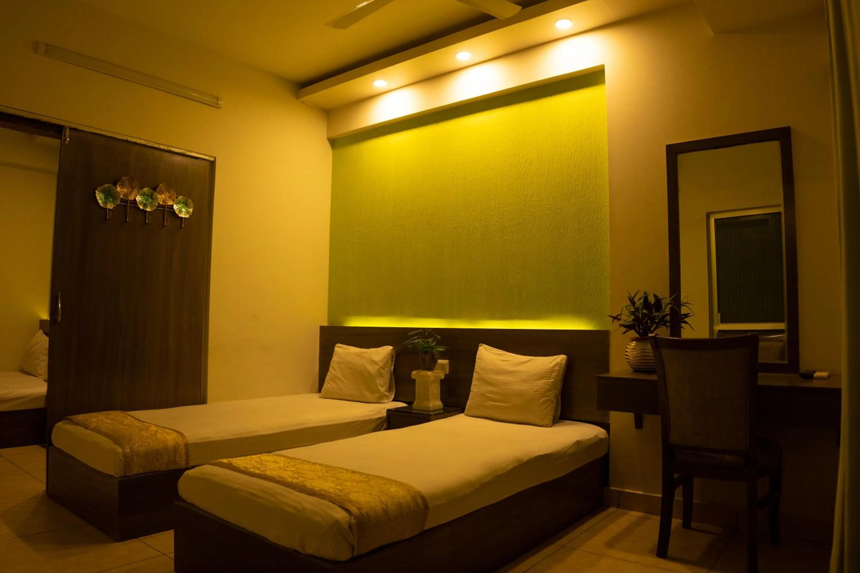 Photo of the whole room, Bed in Laguna Beach Hotel & Resort