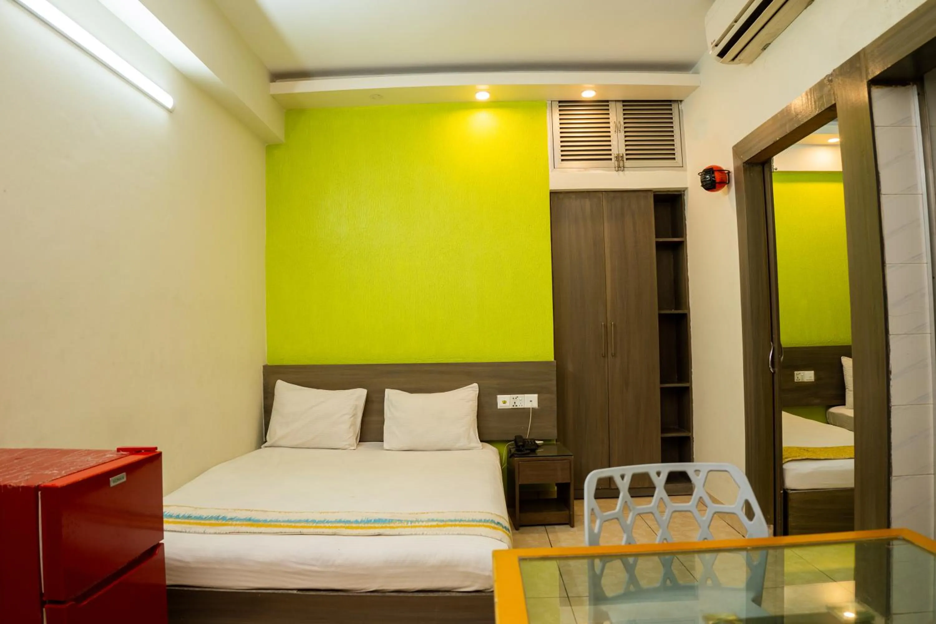 Bed in Laguna Beach Hotel & Resort