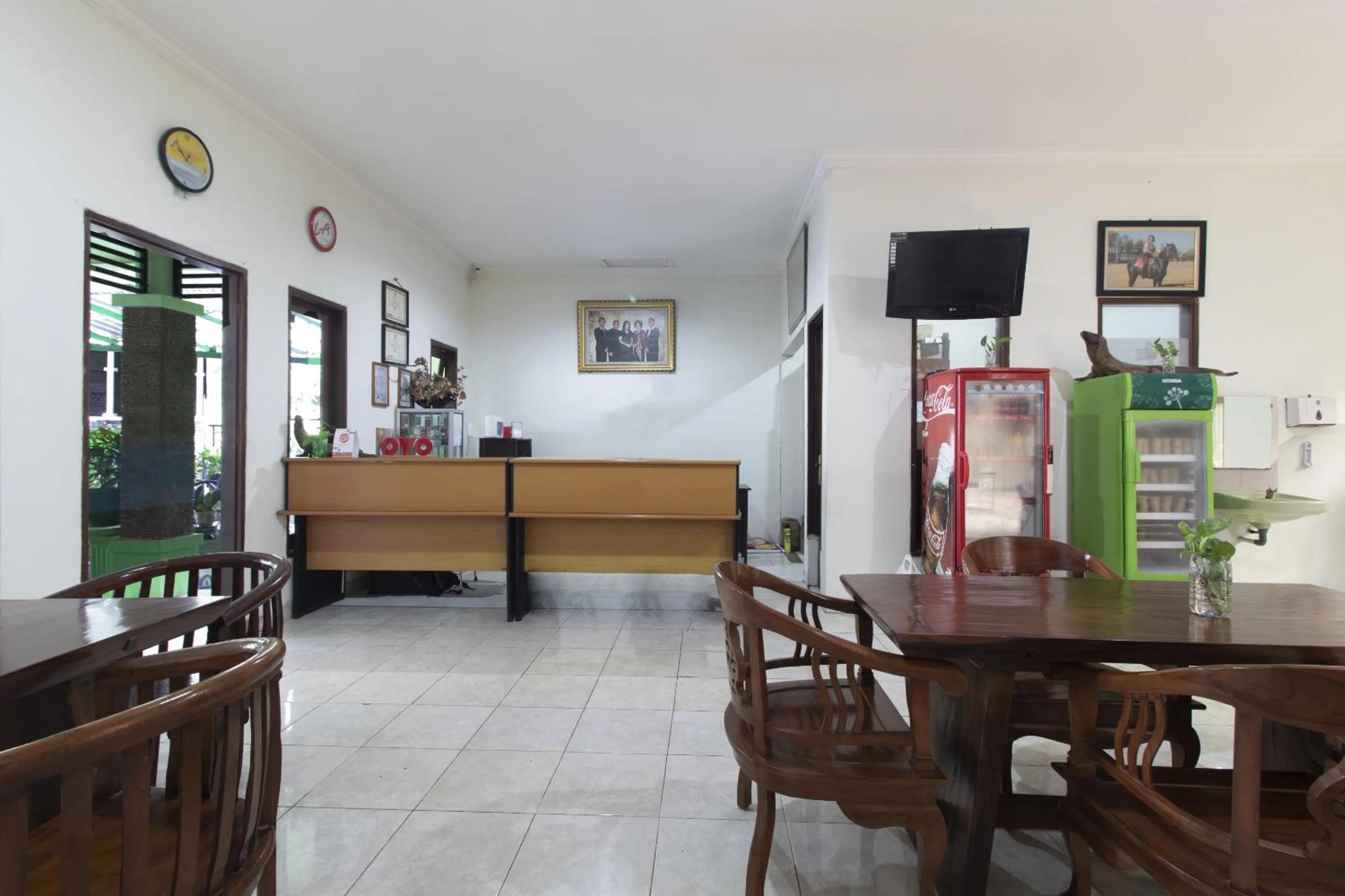 Lobby or reception in Super OYO 1682 Greenia Hotel