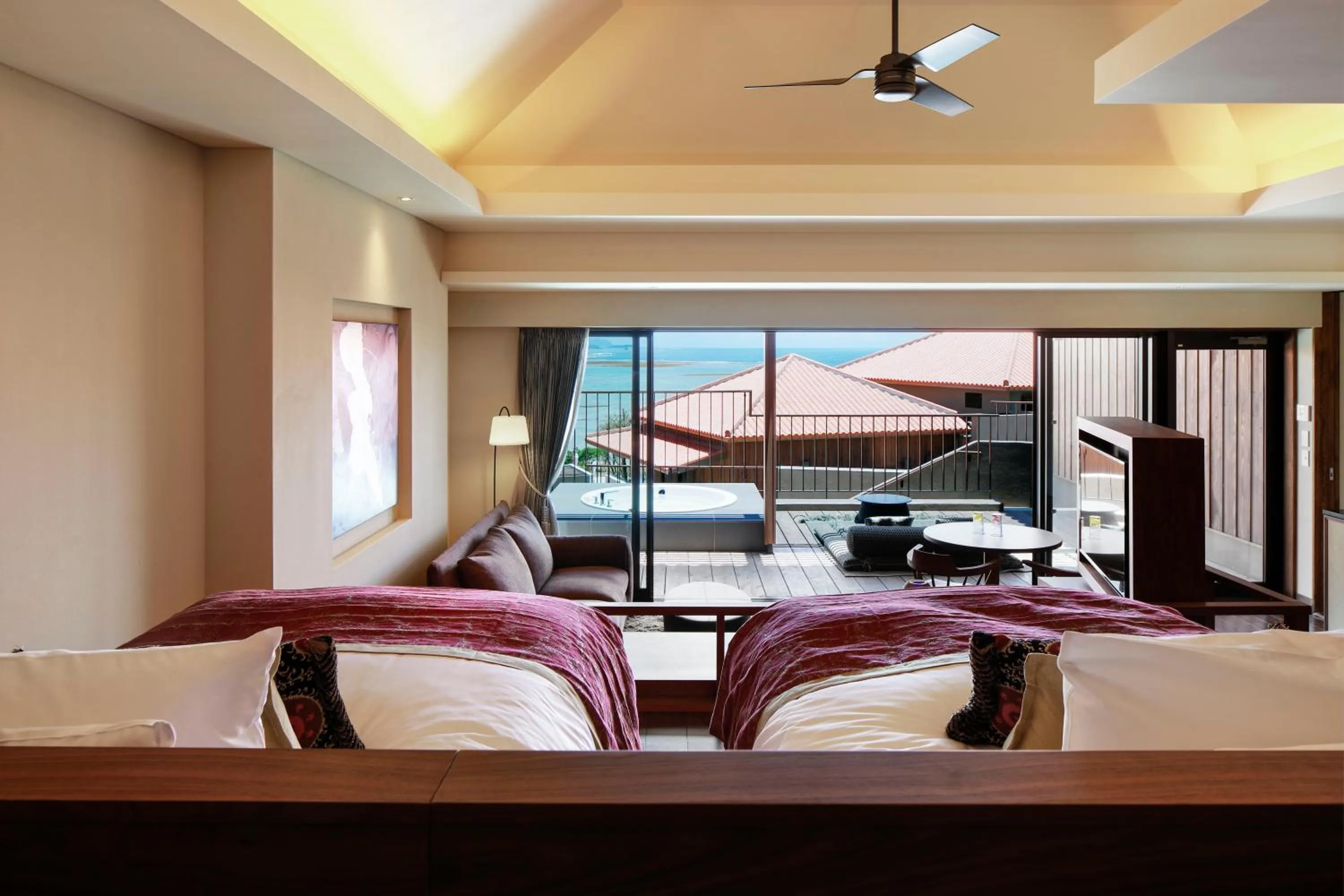 Bed in THE HIRAMATSU HOTELS & RESORTS GINOZA OKINAWA