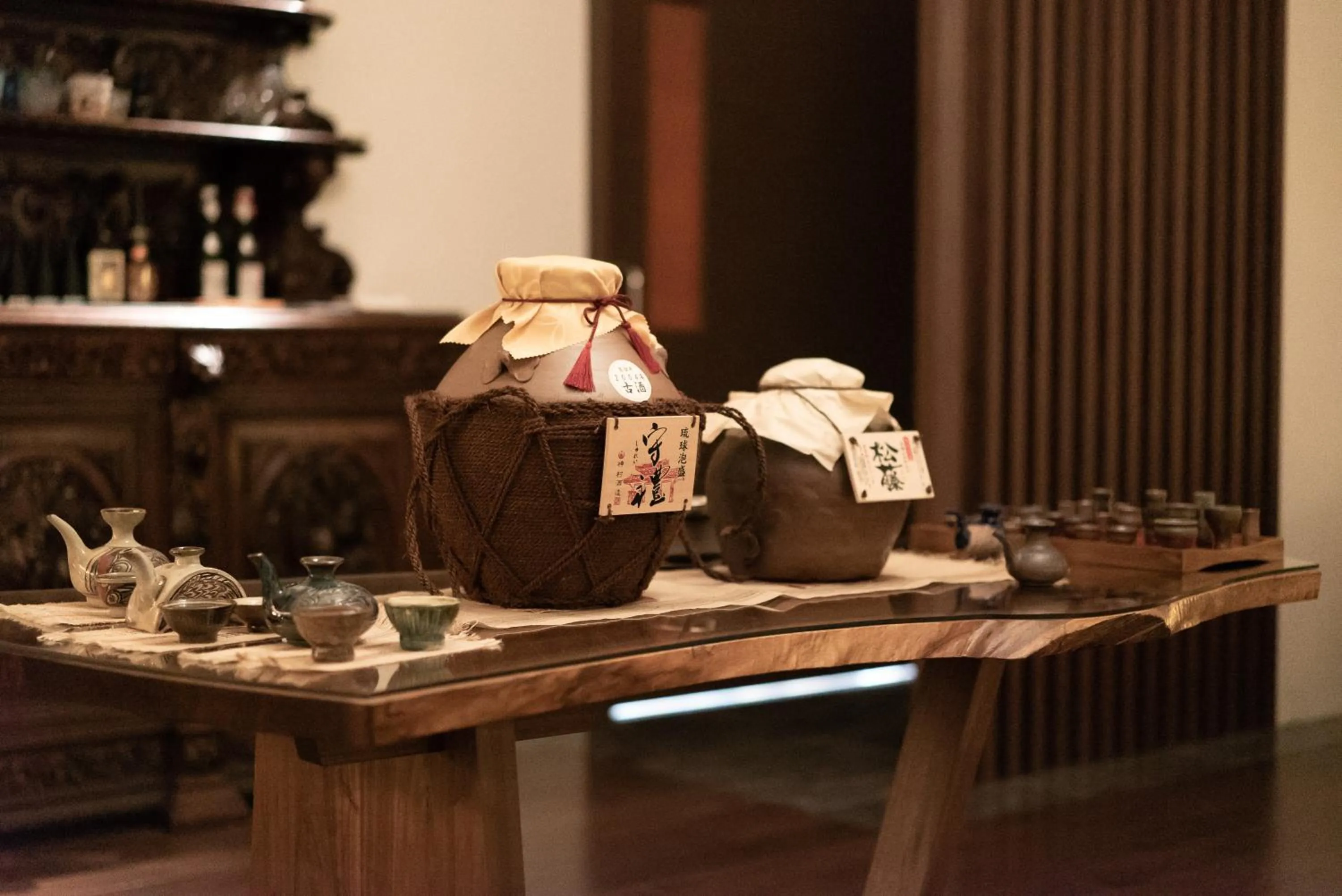 Lounge or bar in THE HIRAMATSU HOTELS & RESORTS GINOZA OKINAWA