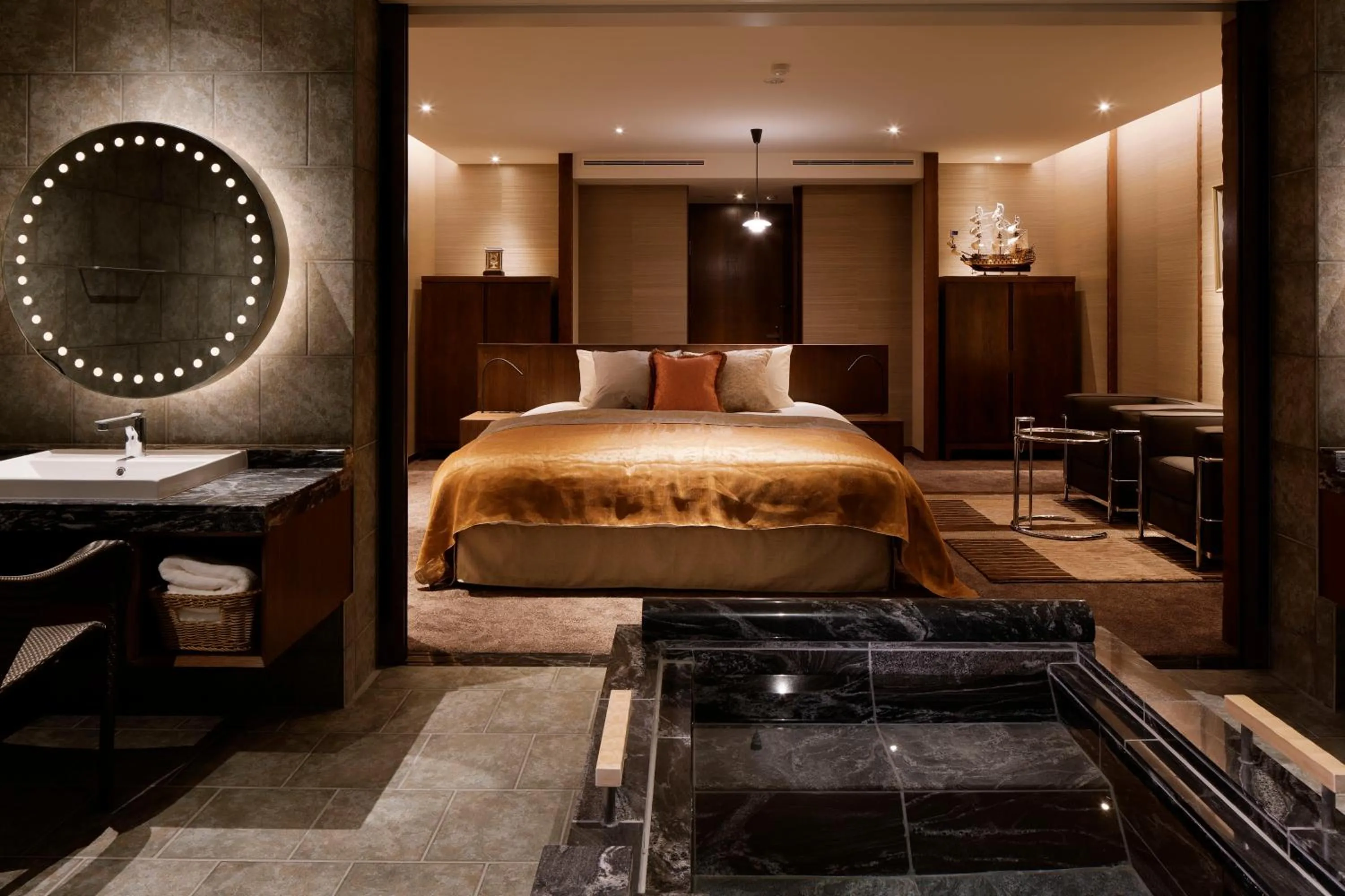 Hot Spring Bath, Bed in THE HIRAMATSU HOTELS & RESORTS ATAMI