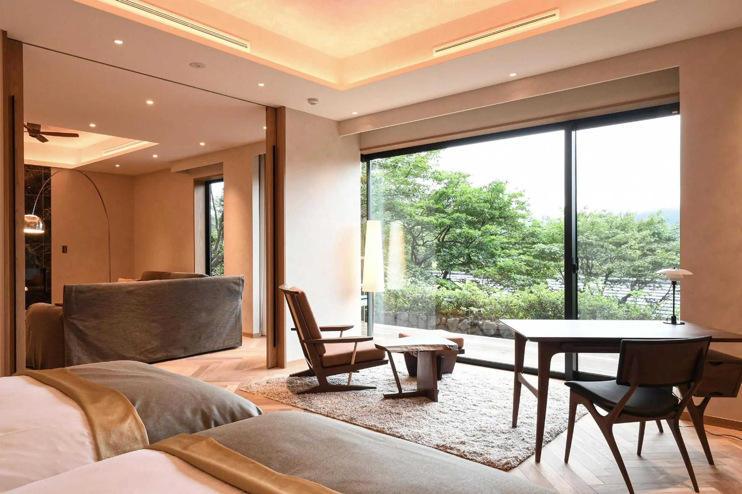 Bed in THE HIRAMATSU HOTELS & RESORTS SENGOKUHARA HAKONE