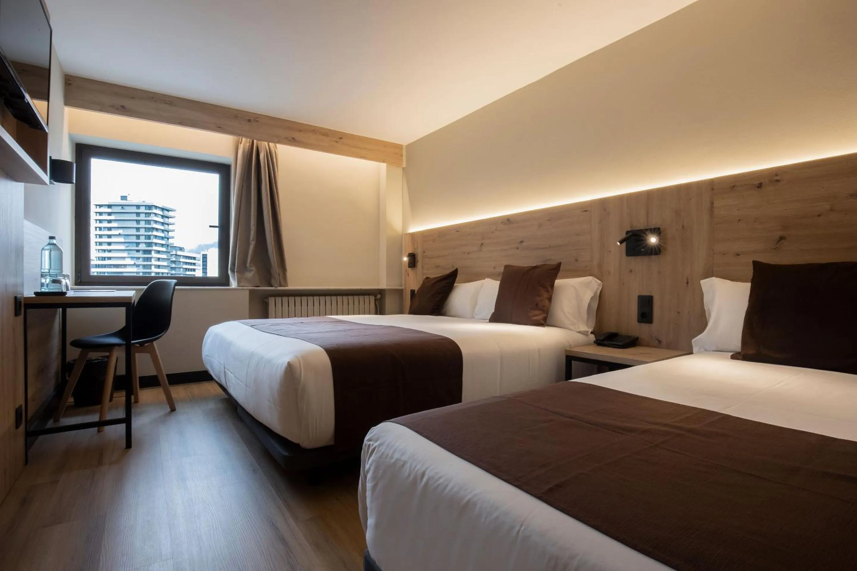 Bed in Hotel Comtes d'Urgell by Nexta