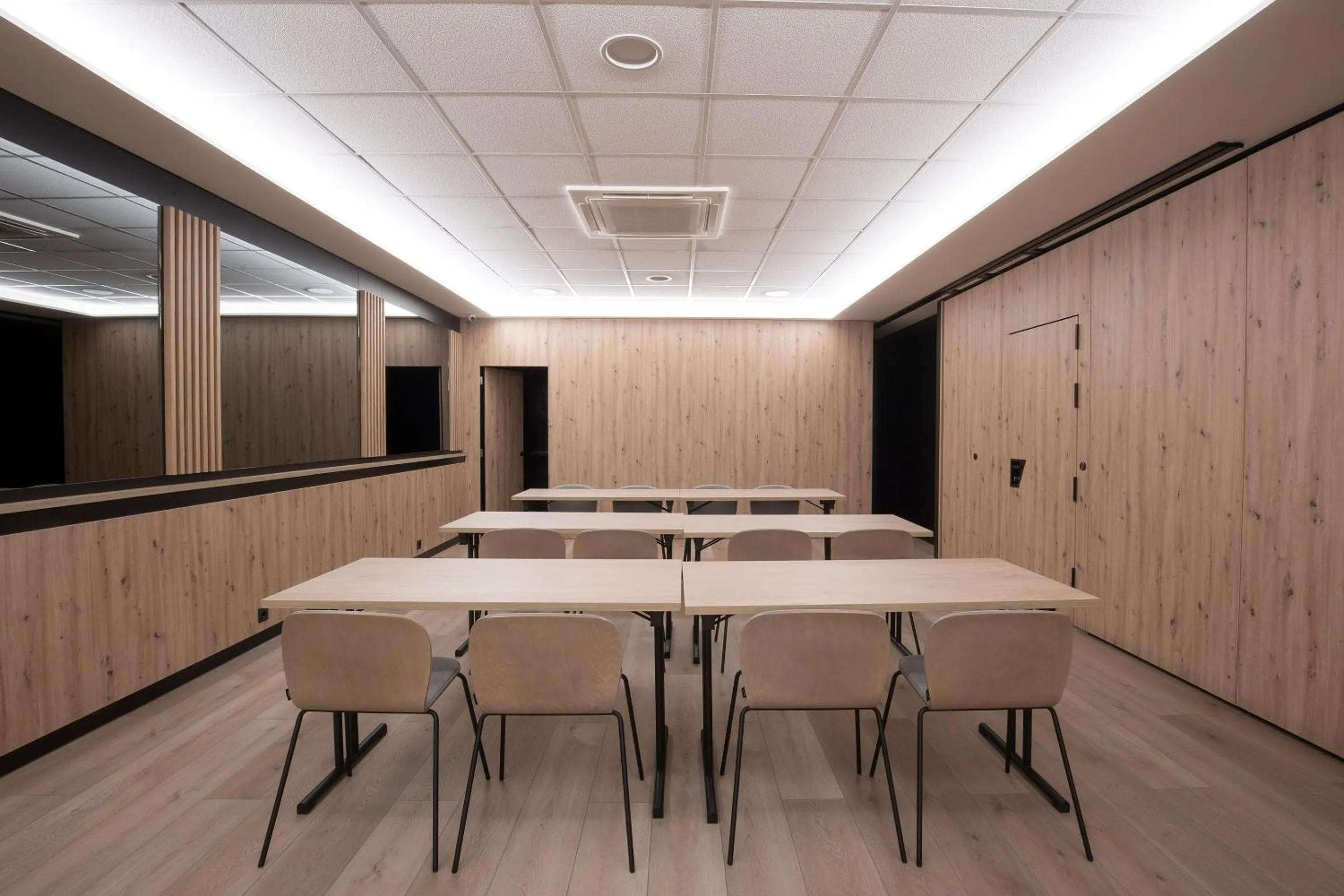 Meeting/conference room in Hotel Comtes d'Urgell by Nexta
