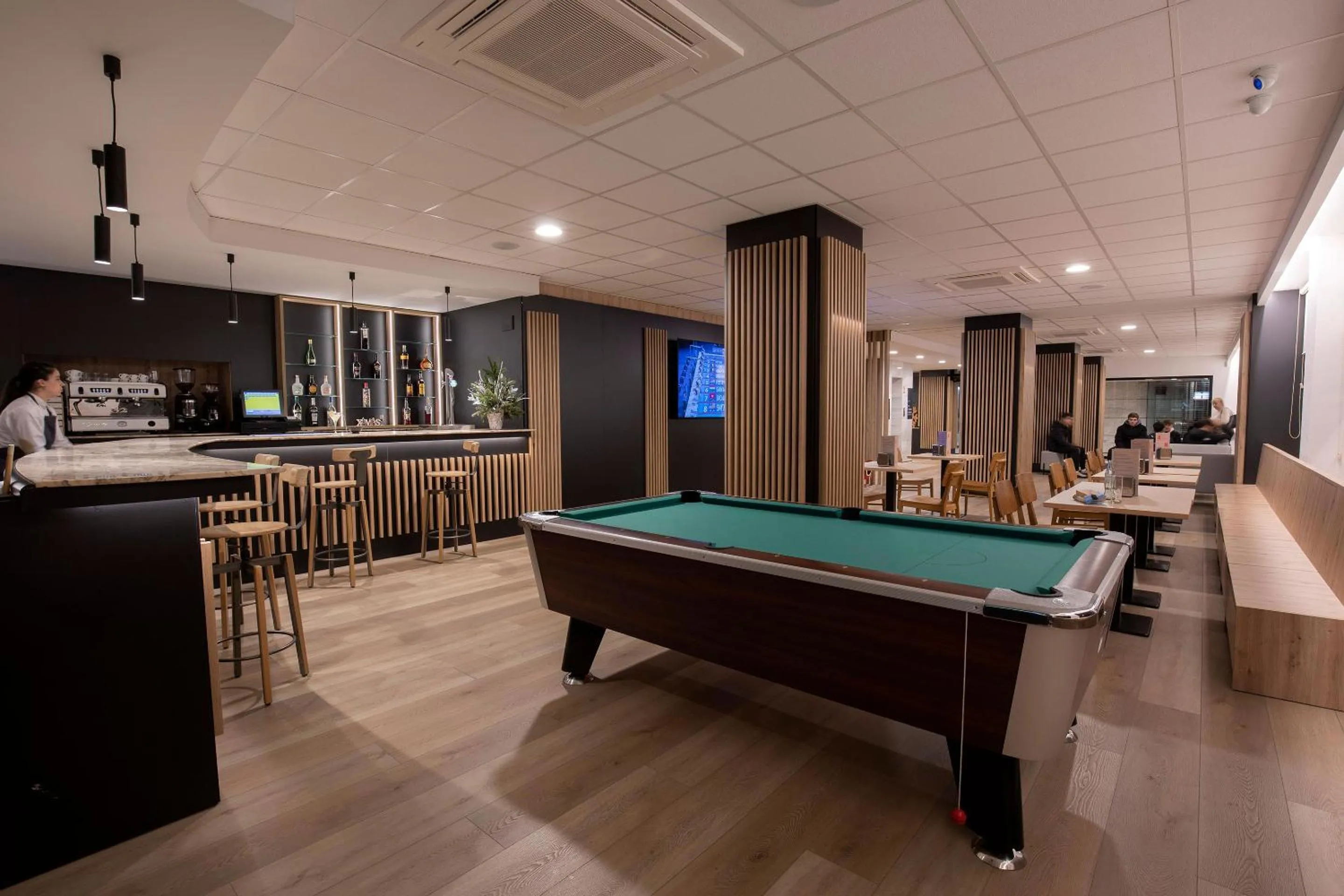 Billiard in Hotel Comtes d'Urgell by Nexta