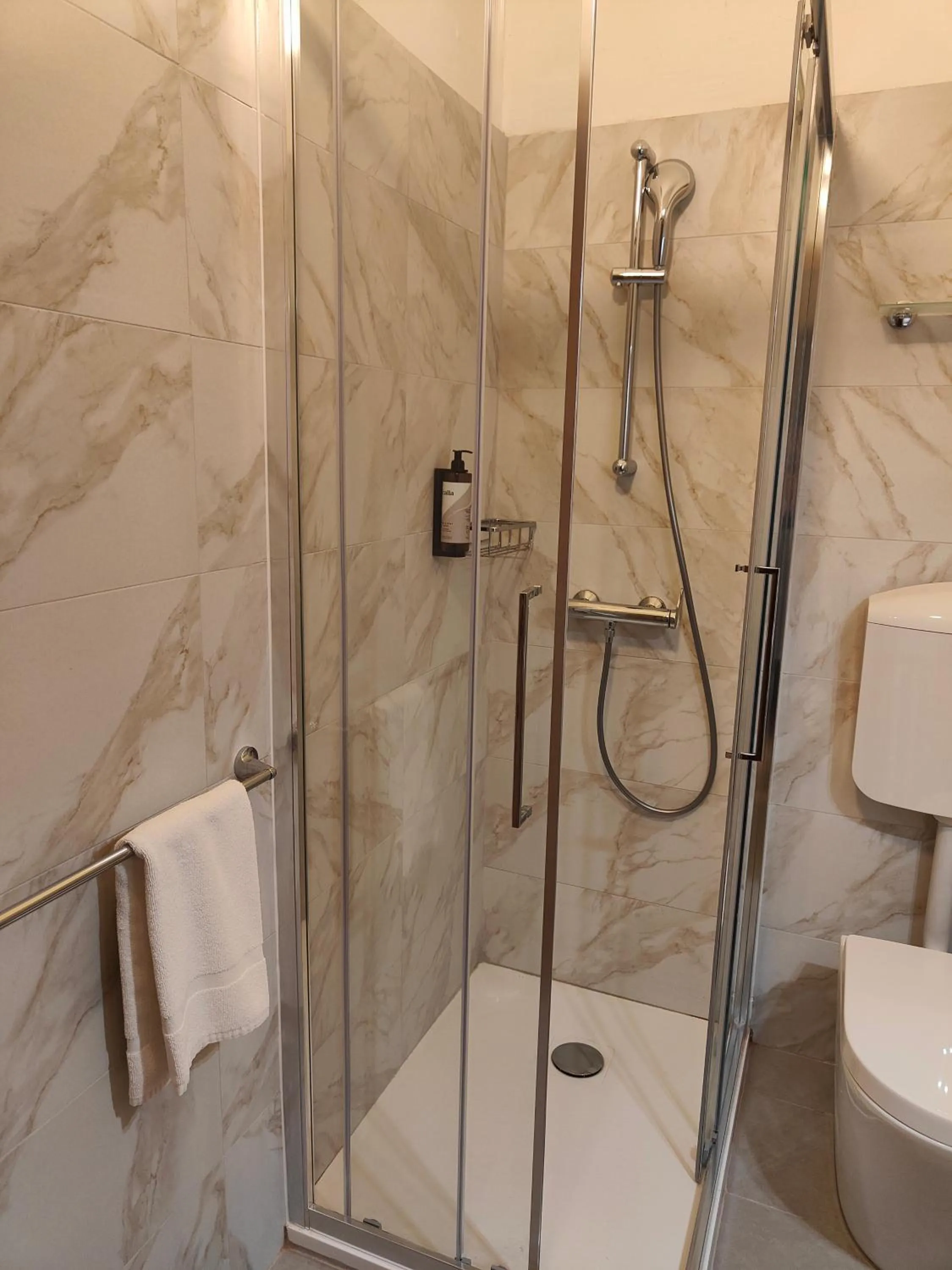 Bathroom in Hotel Romano