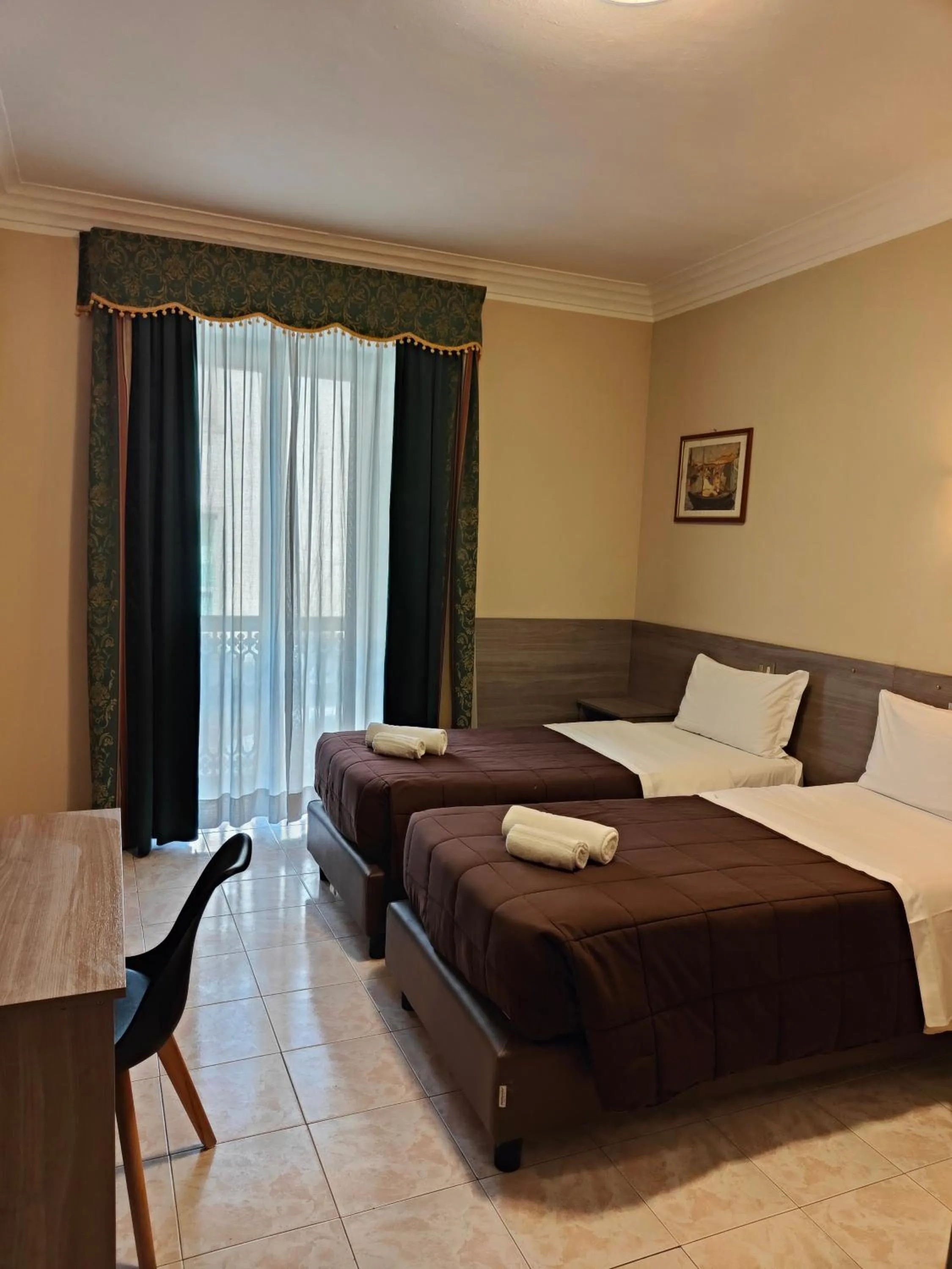 Bedroom, Bed in Hotel Romano