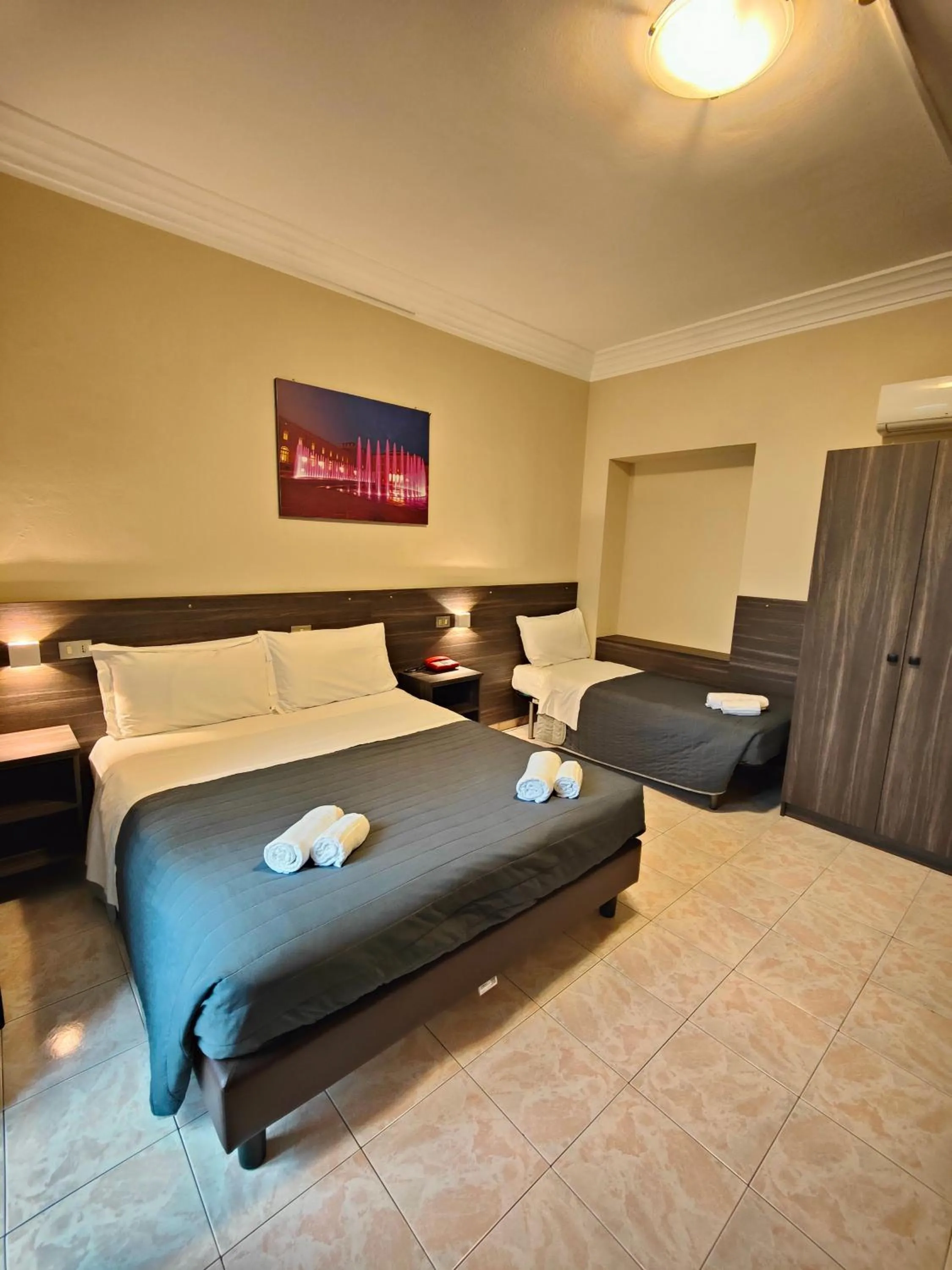 Bedroom, Bed in Hotel Romano