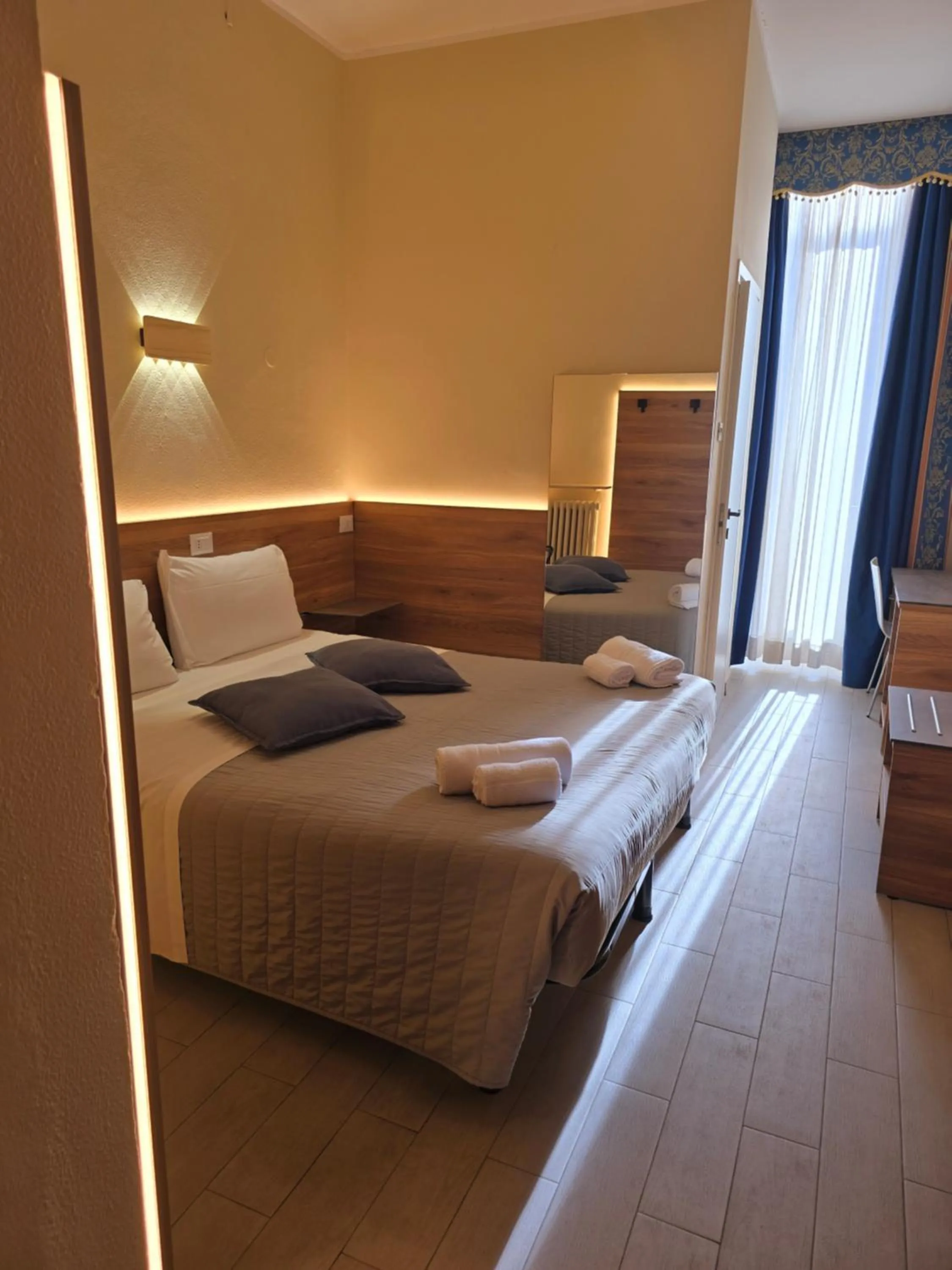 Bedroom, Bed in Hotel Romano