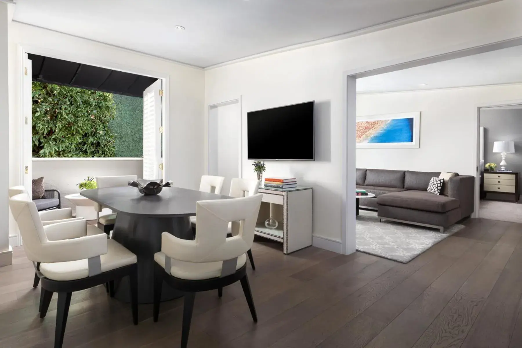 King Suite with Pool View in Mosaic Hotel Beverly Hills King Suite with Pool View in Mosaic Hotel Beverly Hills