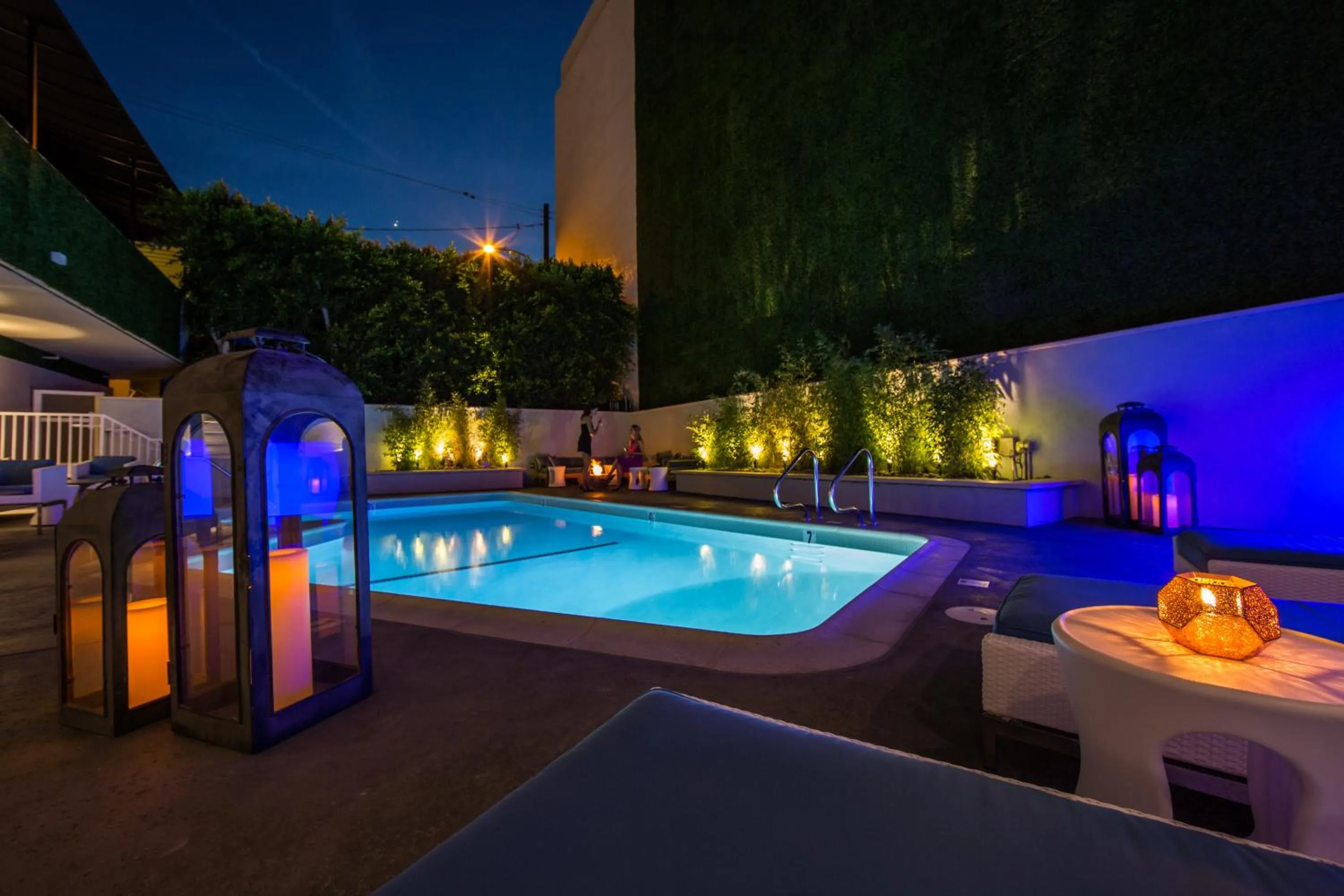 Swimming pool in Mosaic Hotel Beverly Hills
