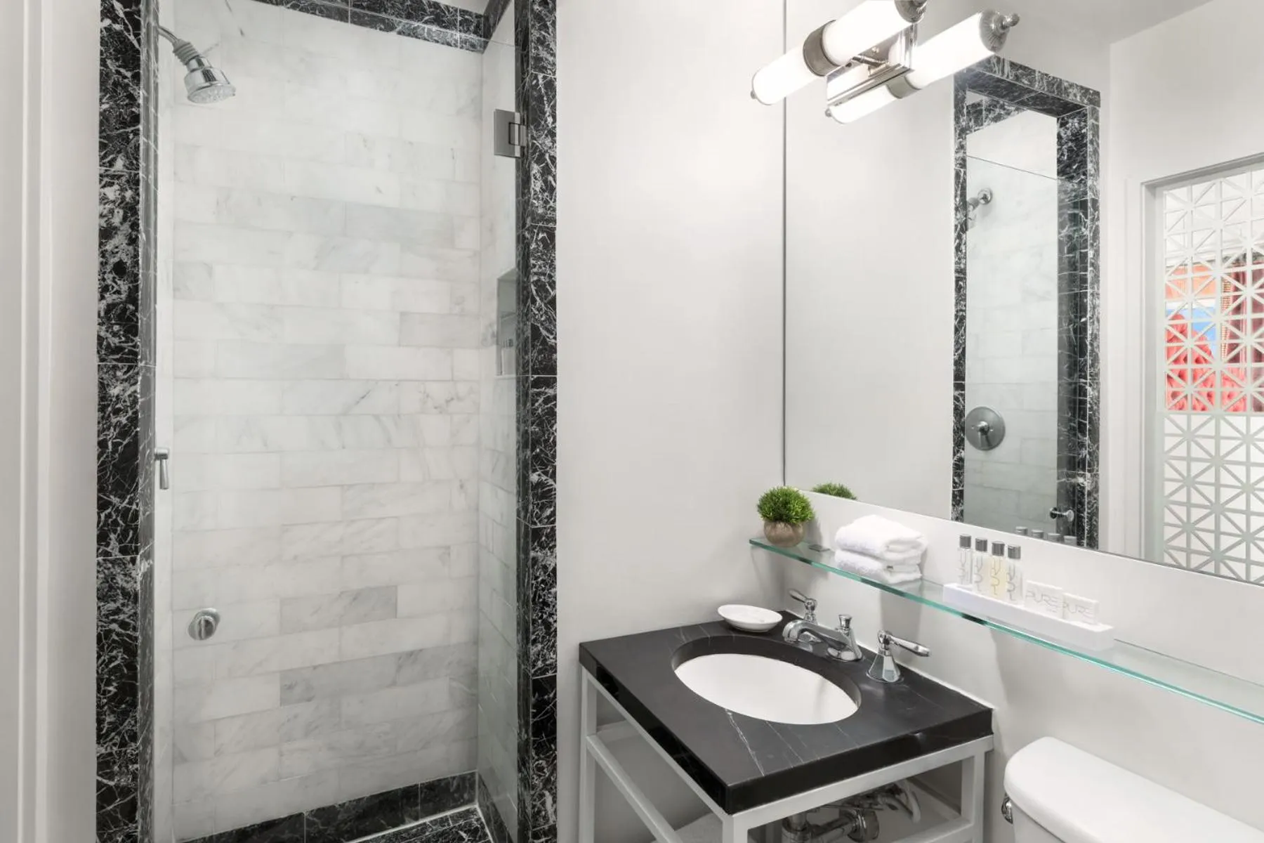 Shower in Mosaic Hotel Beverly Hills