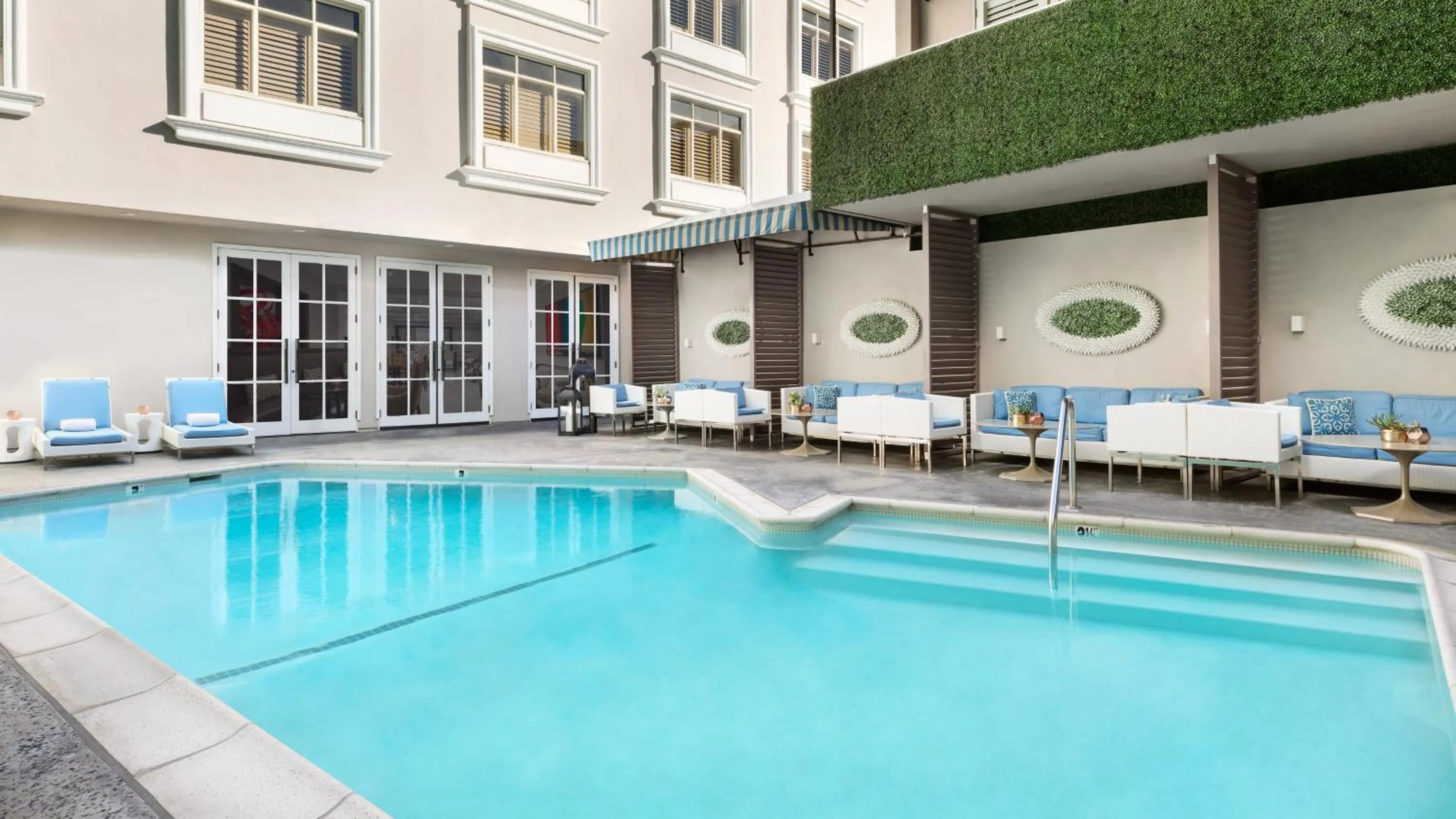 Pool view in Mosaic Hotel Beverly Hills