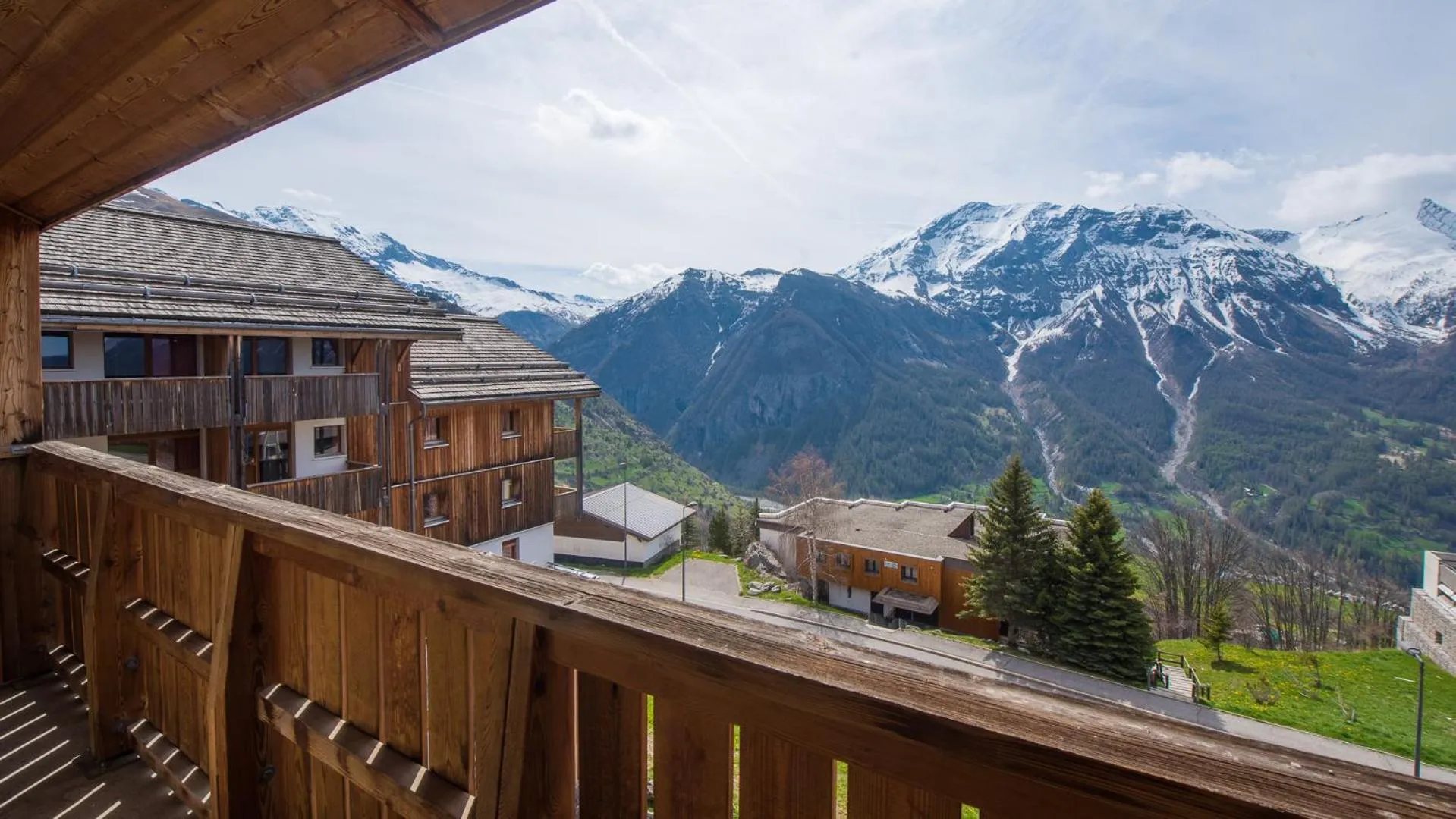 Mountain view in Résidence Vacancéole - Les Etoiles d'Orion