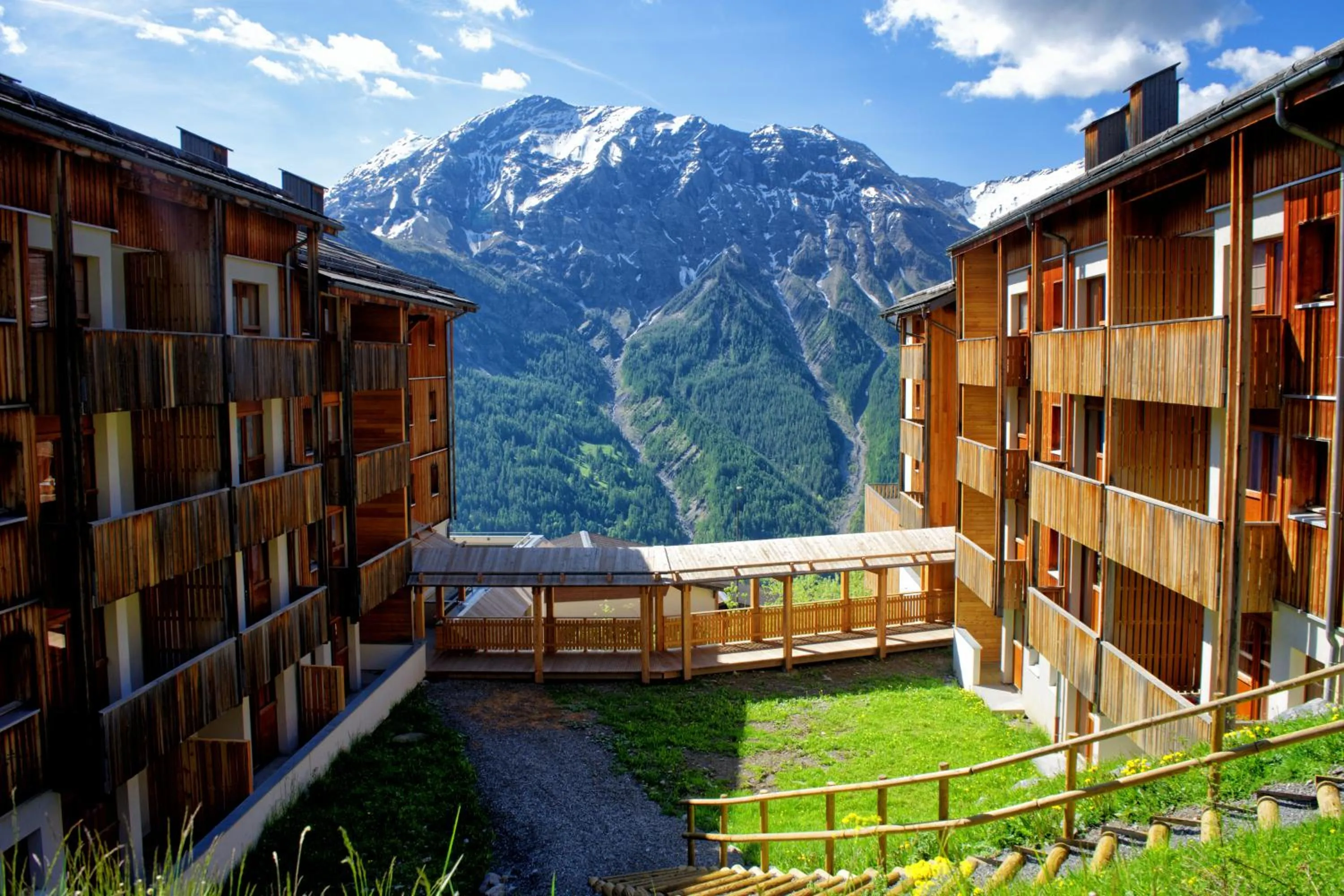 Property building in Résidence Vacancéole - Les Etoiles d'Orion