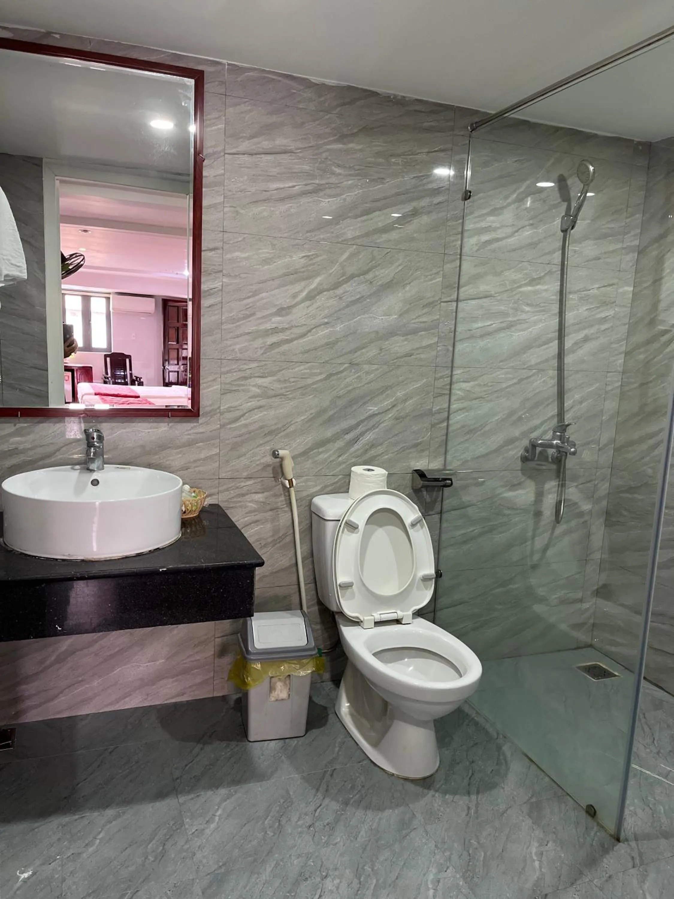 Shower in Hong Thien 1 Hotel