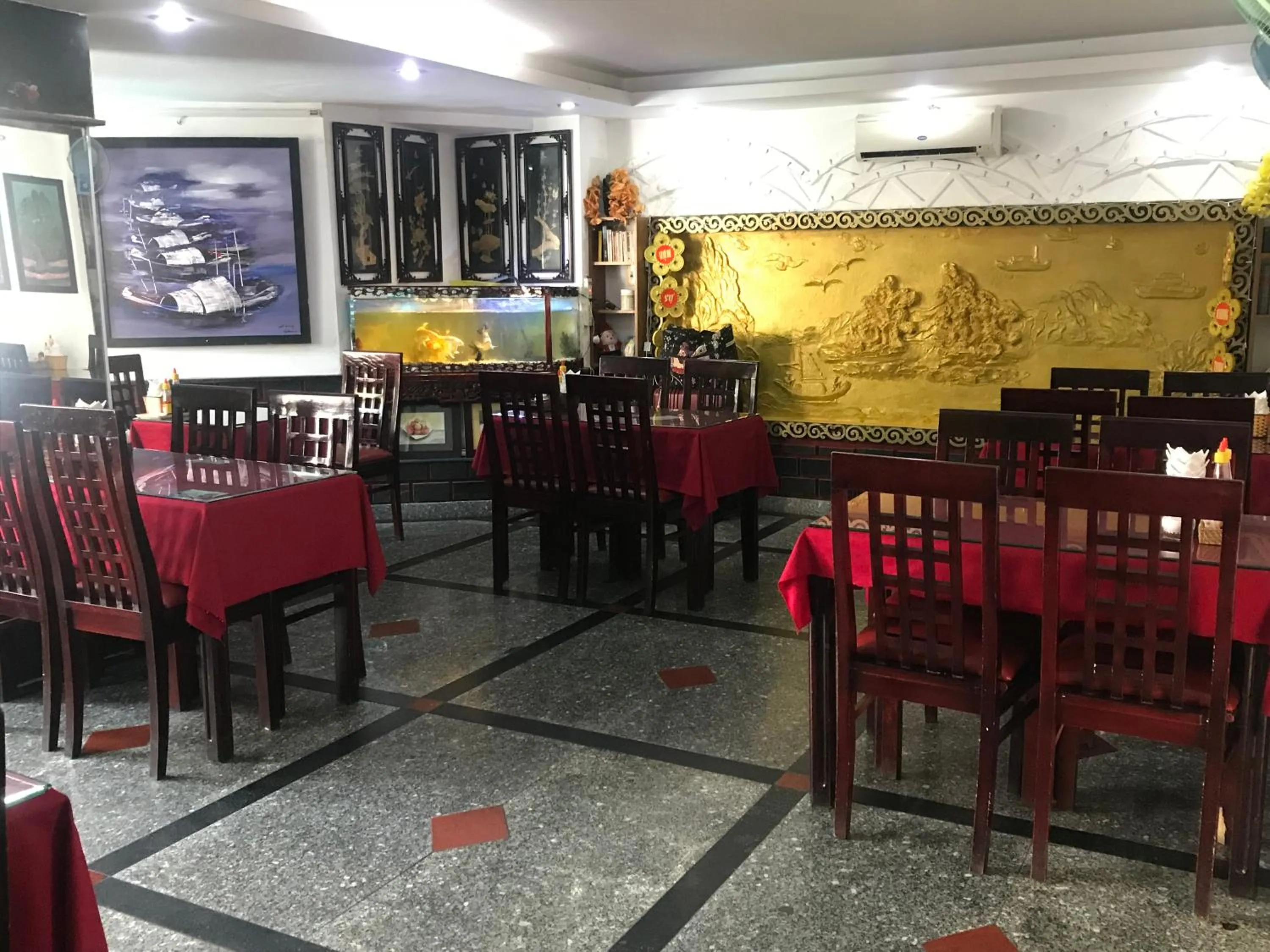 Restaurant/places to eat in Hong Thien 1 Hotel