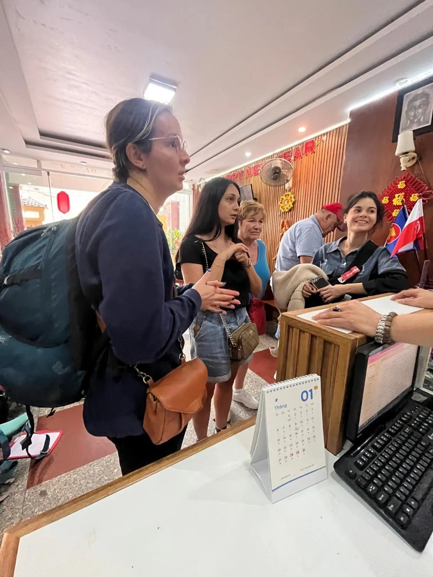 People in Hong Thien 1 Hotel