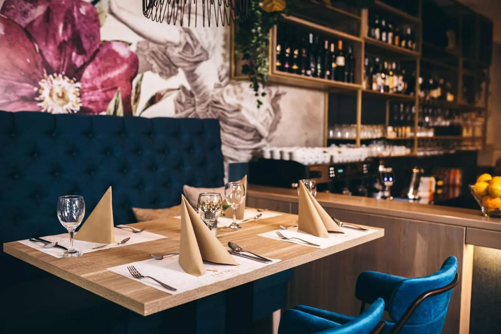 Restaurant/places to eat in Hotel Verso