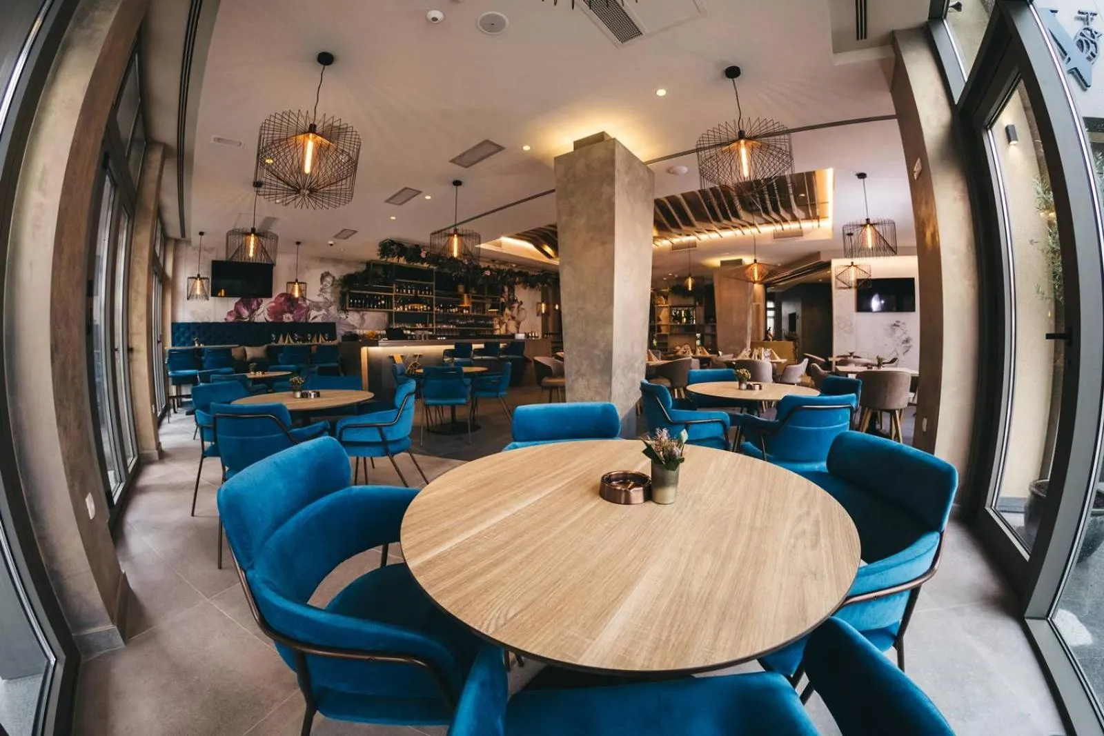 Restaurant/places to eat in Hotel Verso