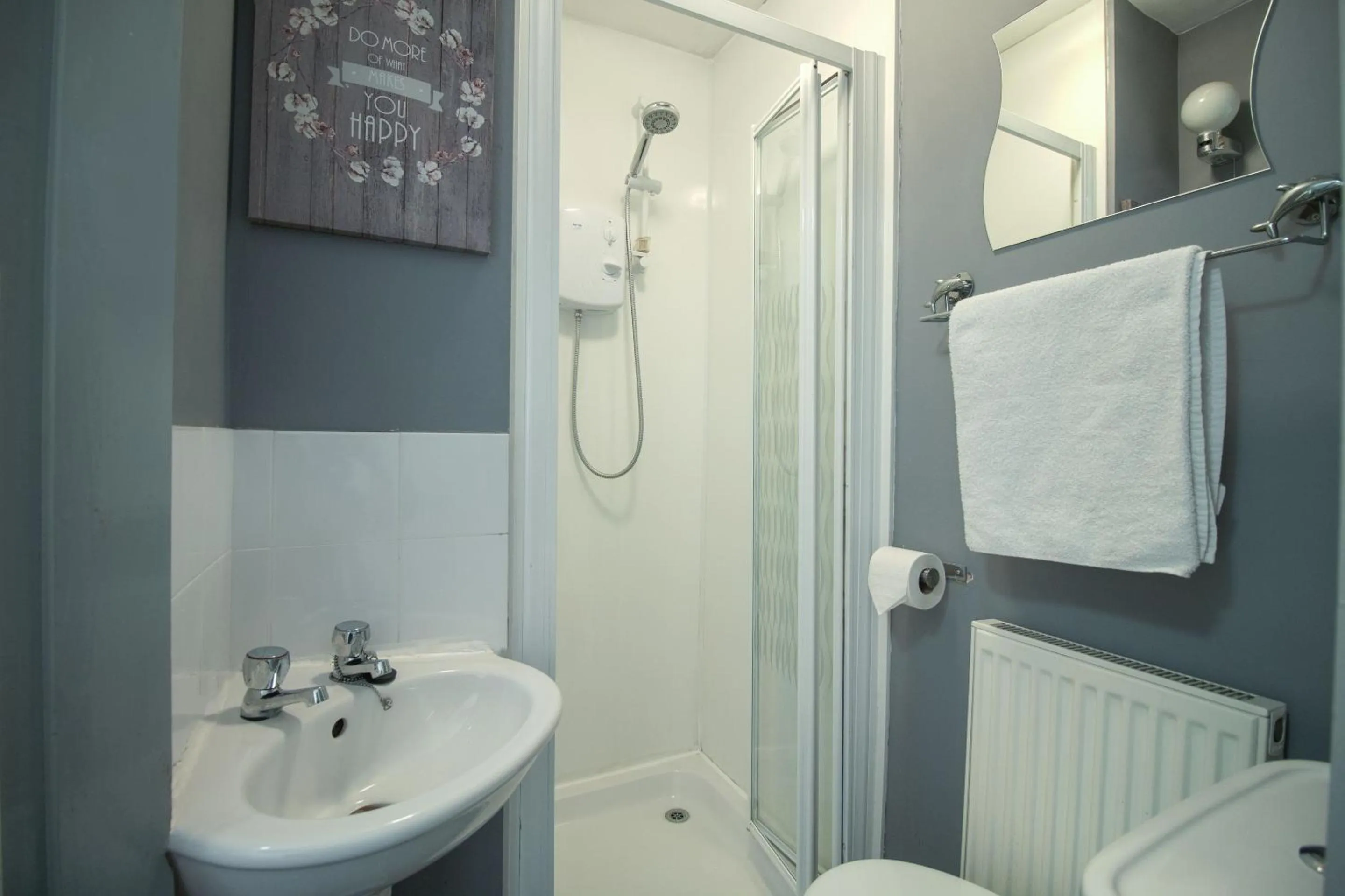 Bathroom in OYO Hotel Clamart