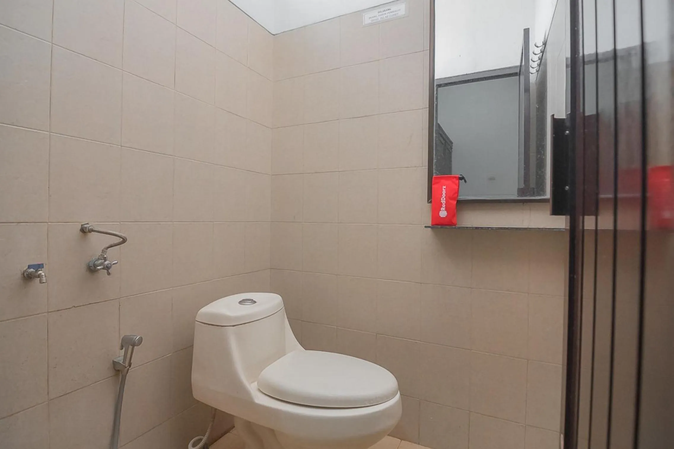 Bathroom in RedDoorz Plus near RSUD Majalengka