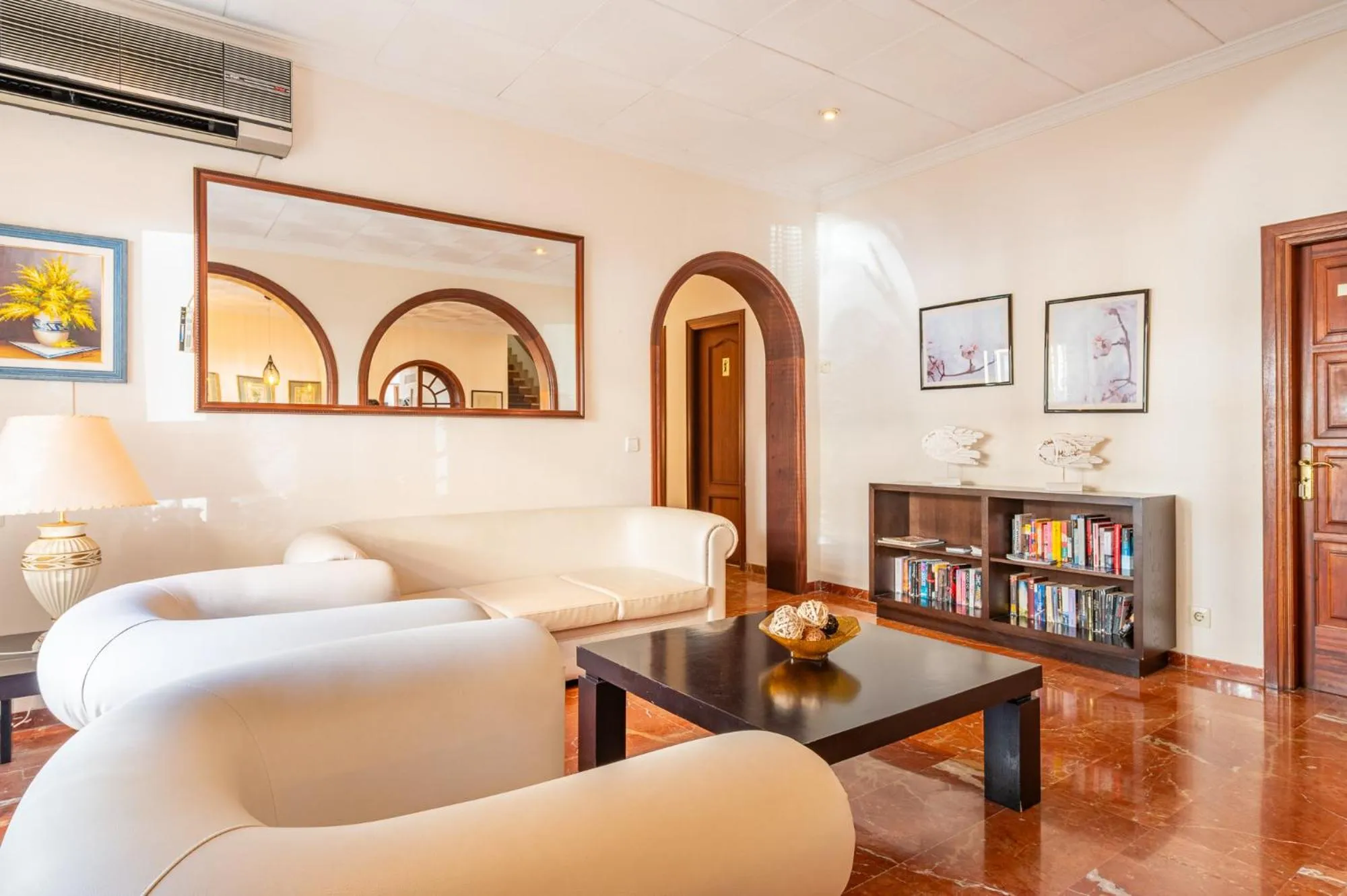 Lobby or reception in Hotel Martorell by MHR