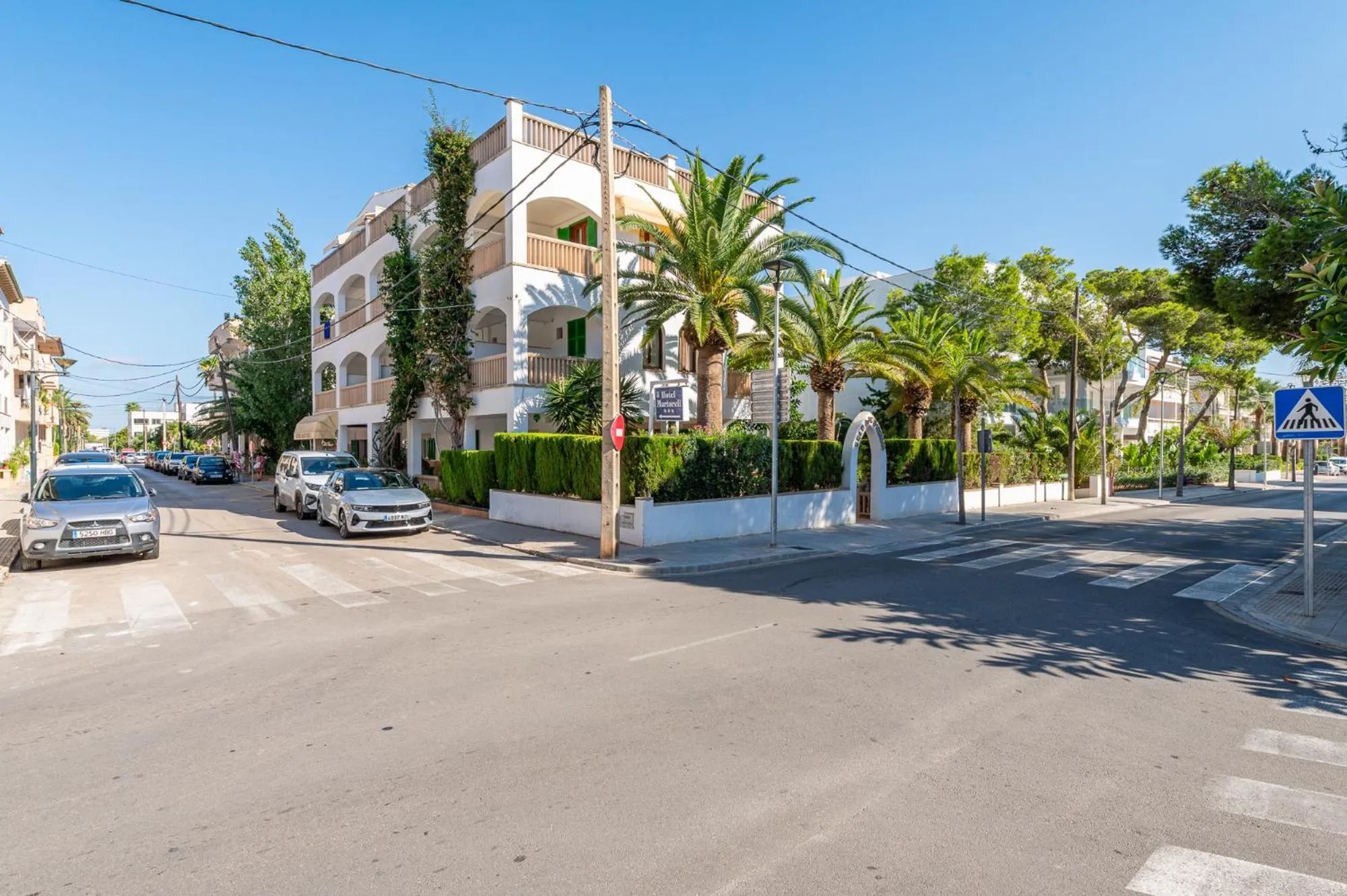 Property building in Hotel Martorell by MHR